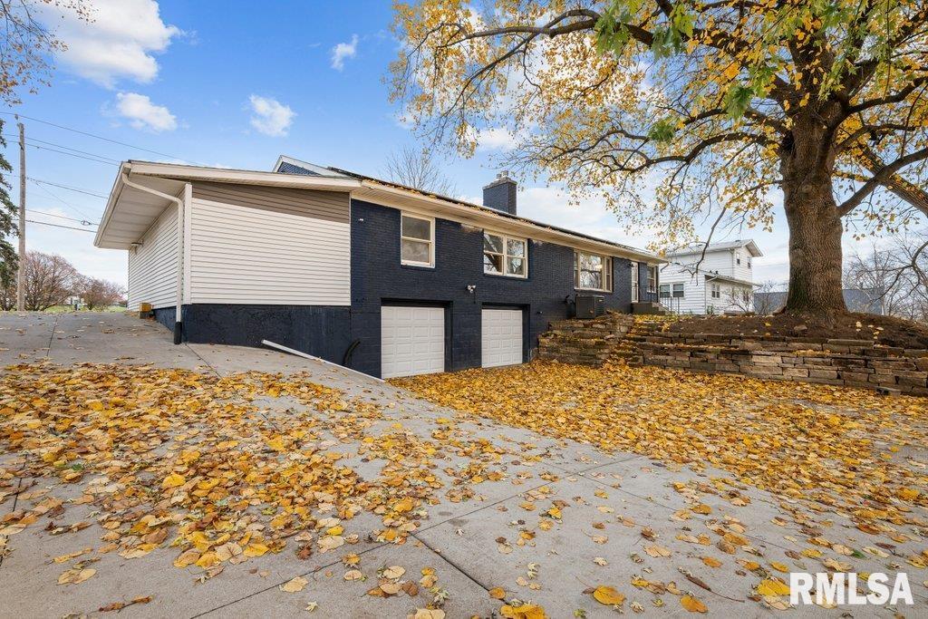 3123 E Kimberly Road, Davenport, Iowa image 33