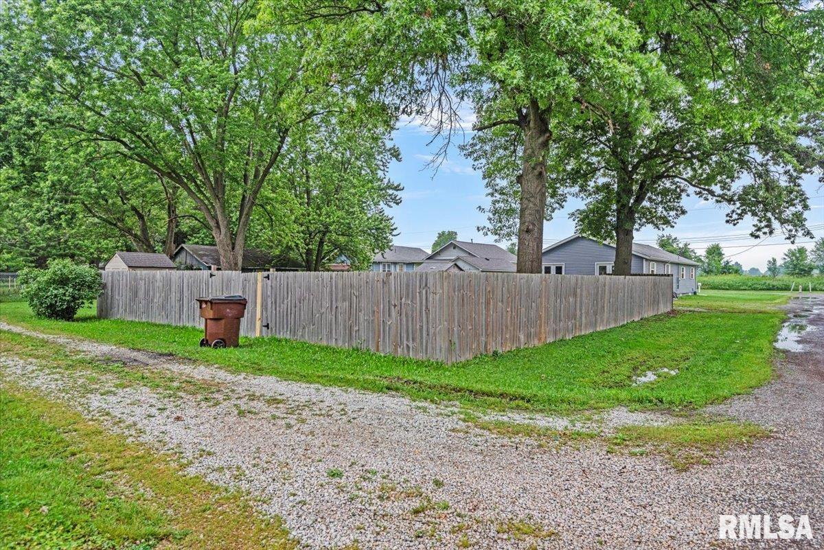 1500 W Gilpin Street, Taylorville, Illinois image 28