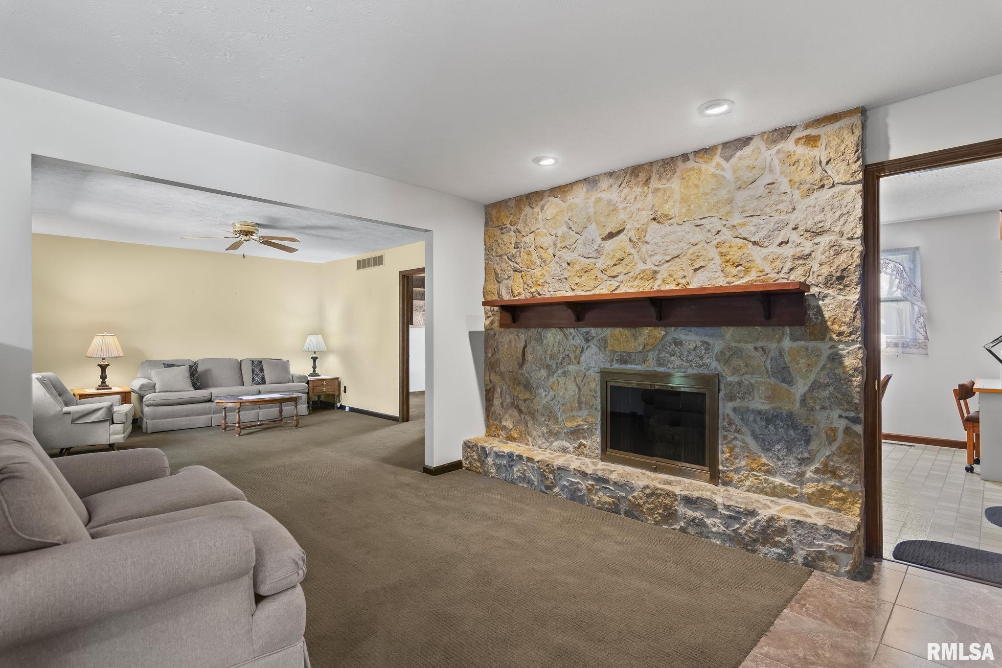 143 Laconwood Drive, Springfield, Illinois image 11