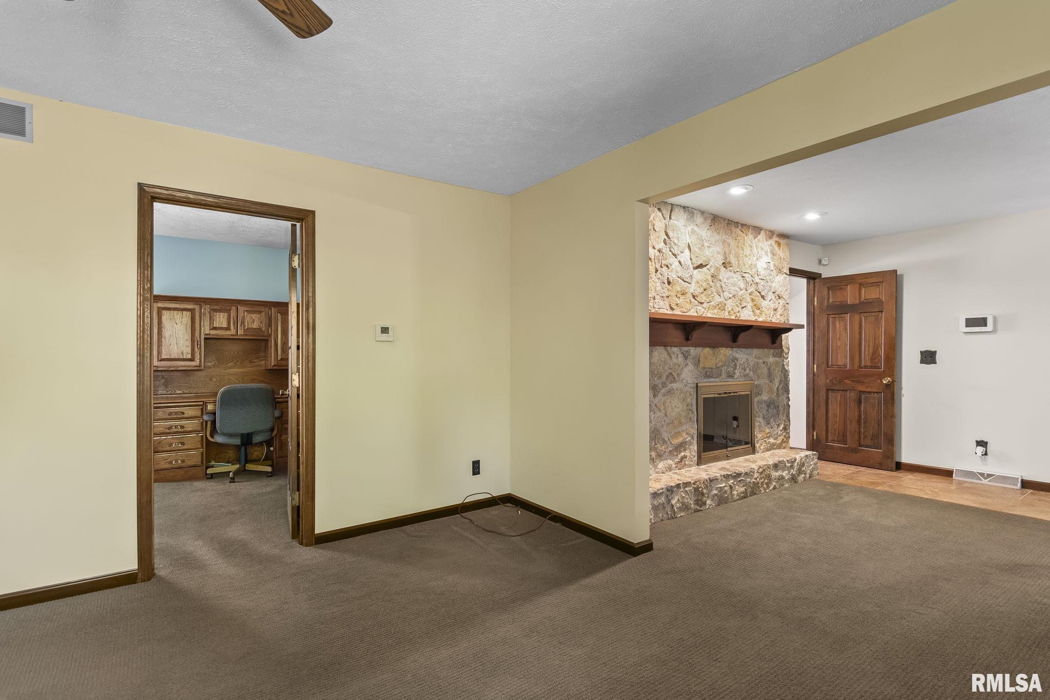 143 Laconwood Drive, Springfield, Illinois image 9