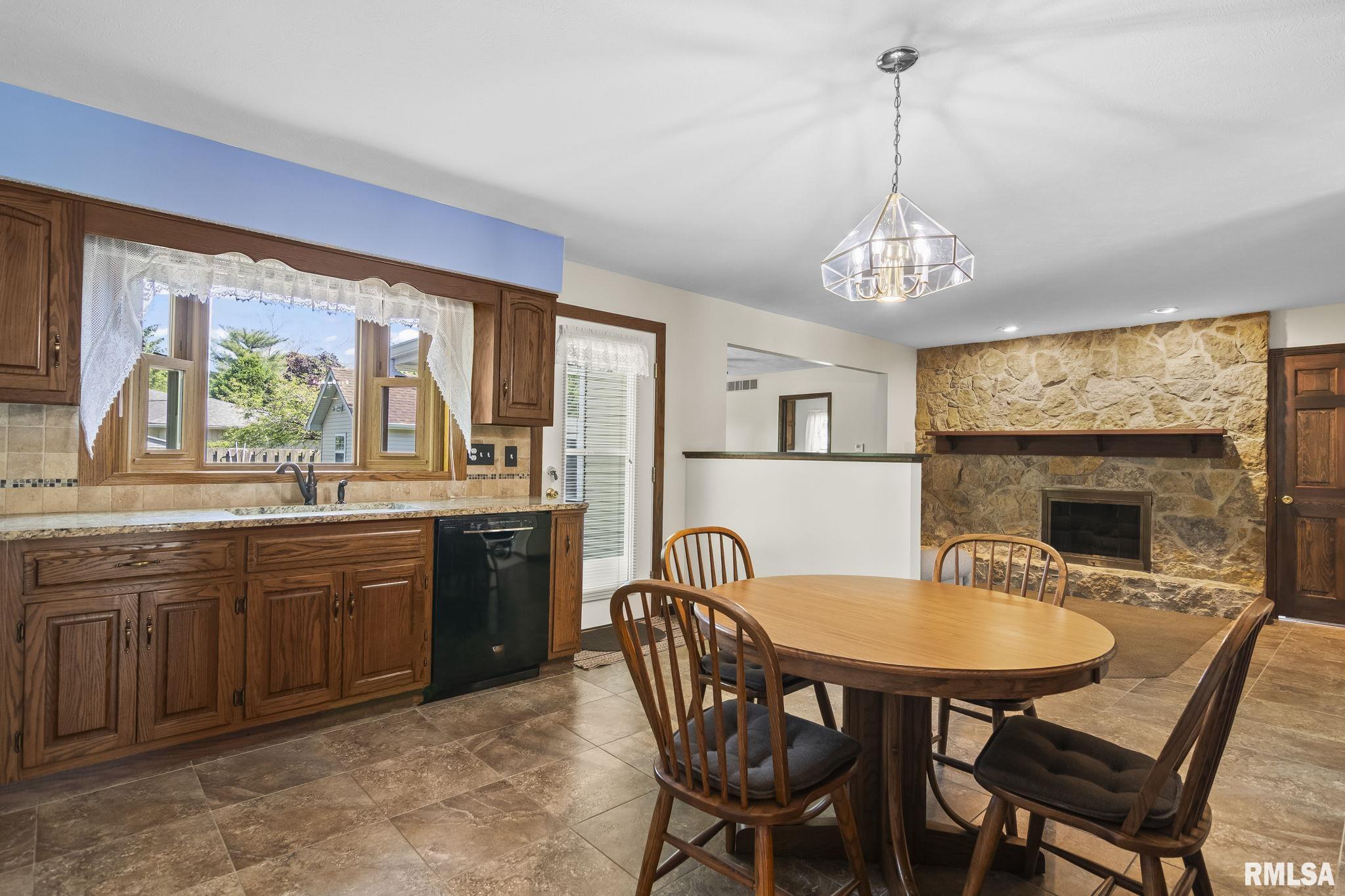 143 Laconwood Drive, Springfield, Illinois image 12