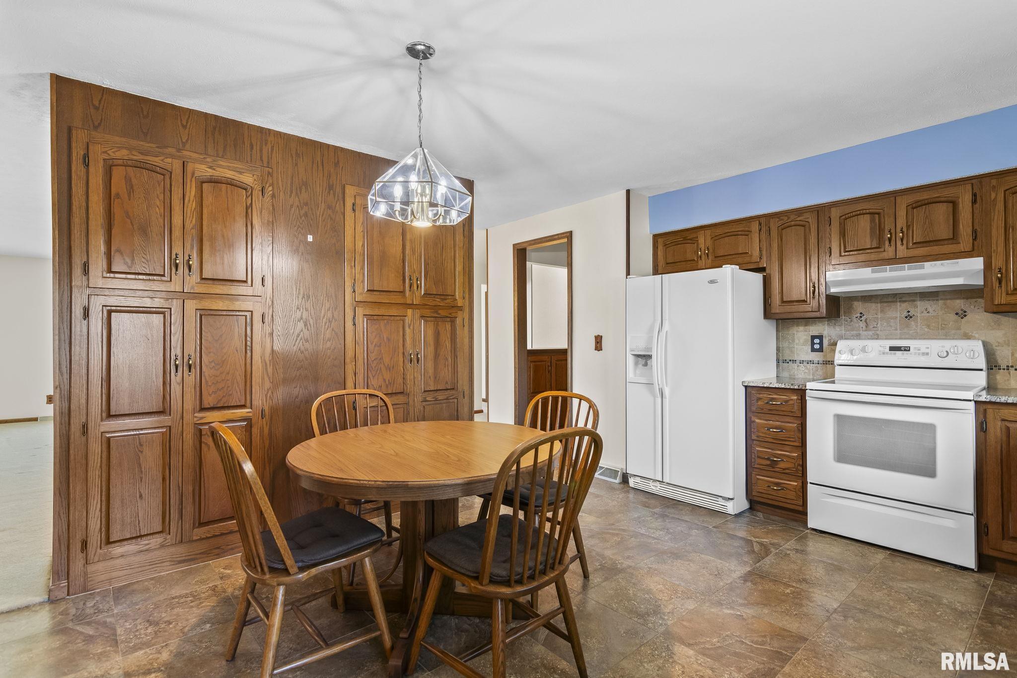 143 Laconwood Drive, Springfield, Illinois image 14