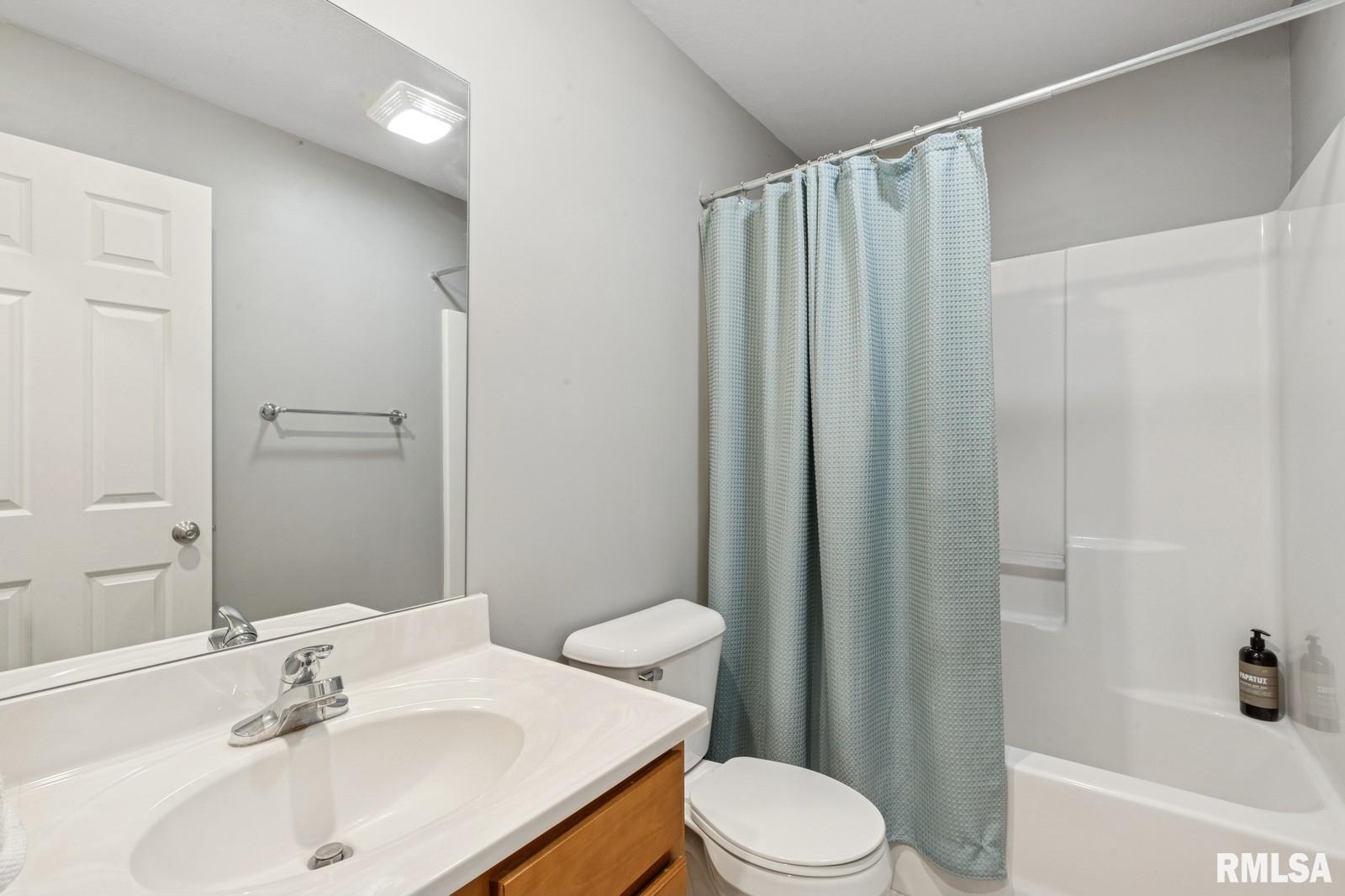 20 Hidden Valley Circle, Davenport, Iowa image 16
