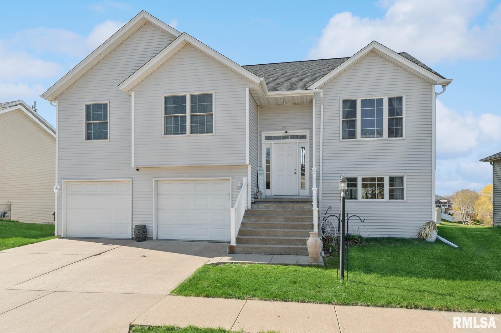 20 Hidden Valley Circle, Davenport, Iowa image 1