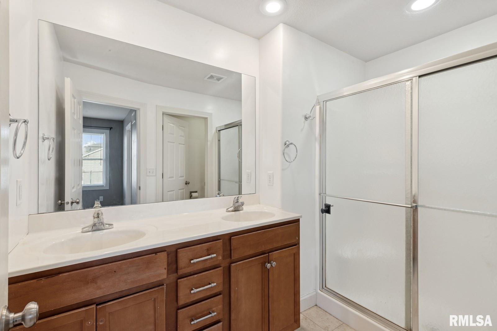 20 Hidden Valley Circle, Davenport, Iowa image 13