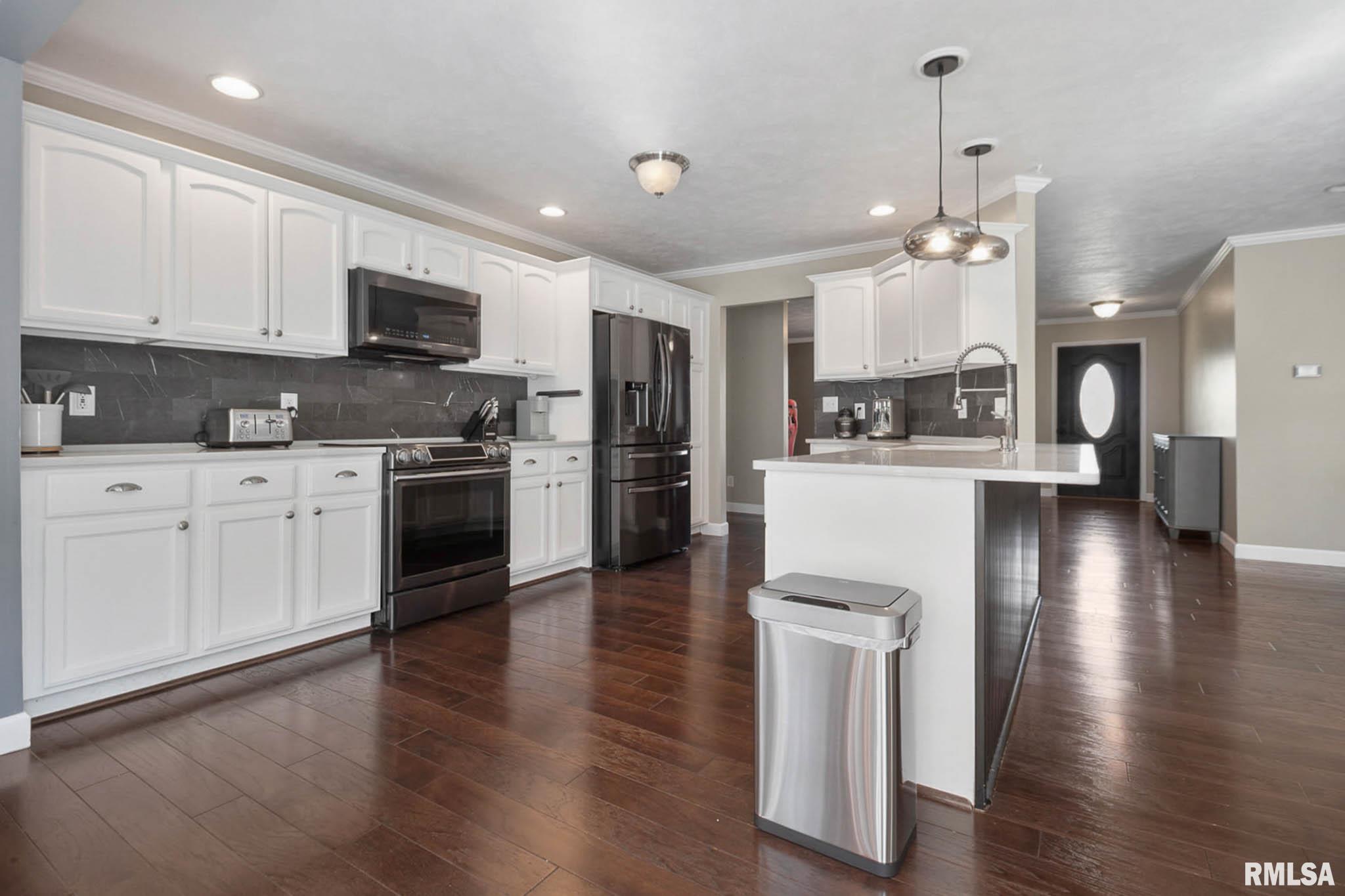 409 Arbor Drive, Carterville, Illinois image 12