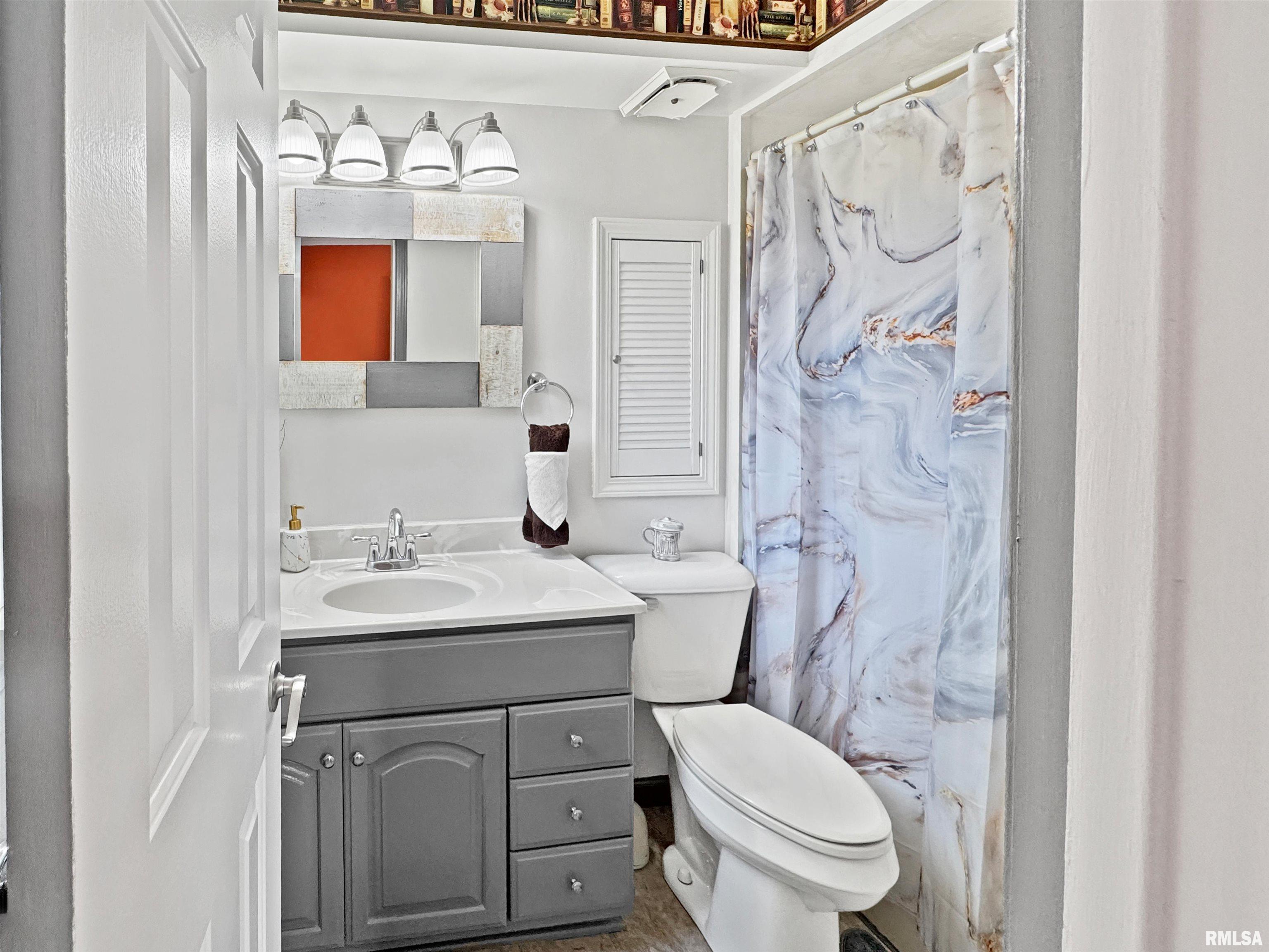 423 W Hudson Street, Peoria, Illinois image 18