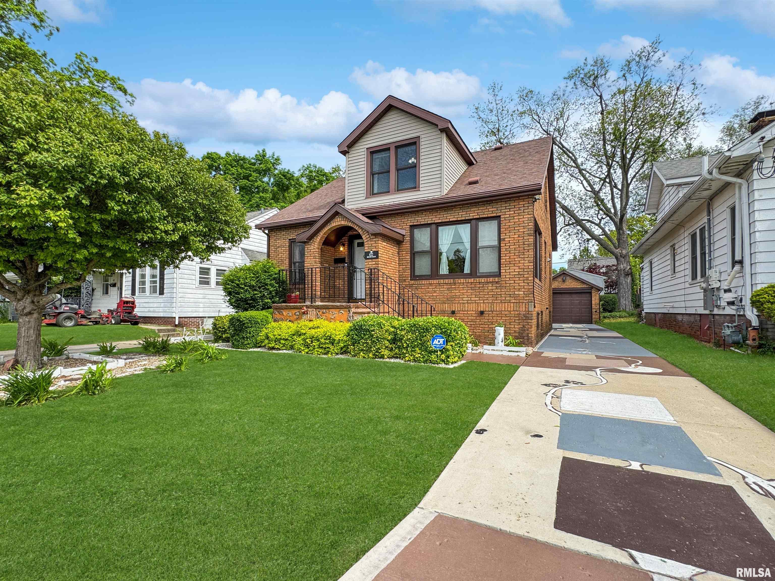 423 W Hudson Street, Peoria, Illinois image 2