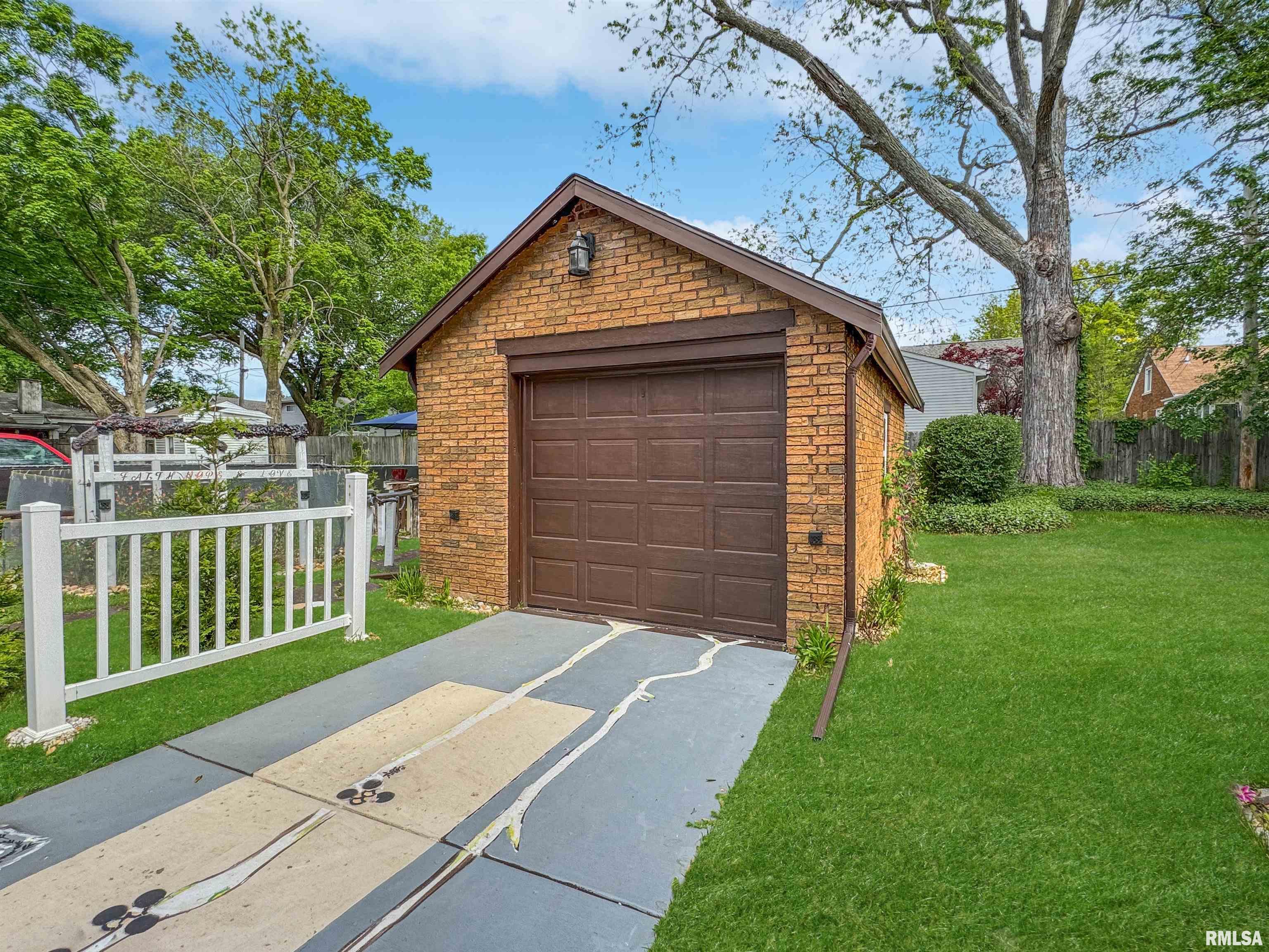 423 W Hudson Street, Peoria, Illinois image 46