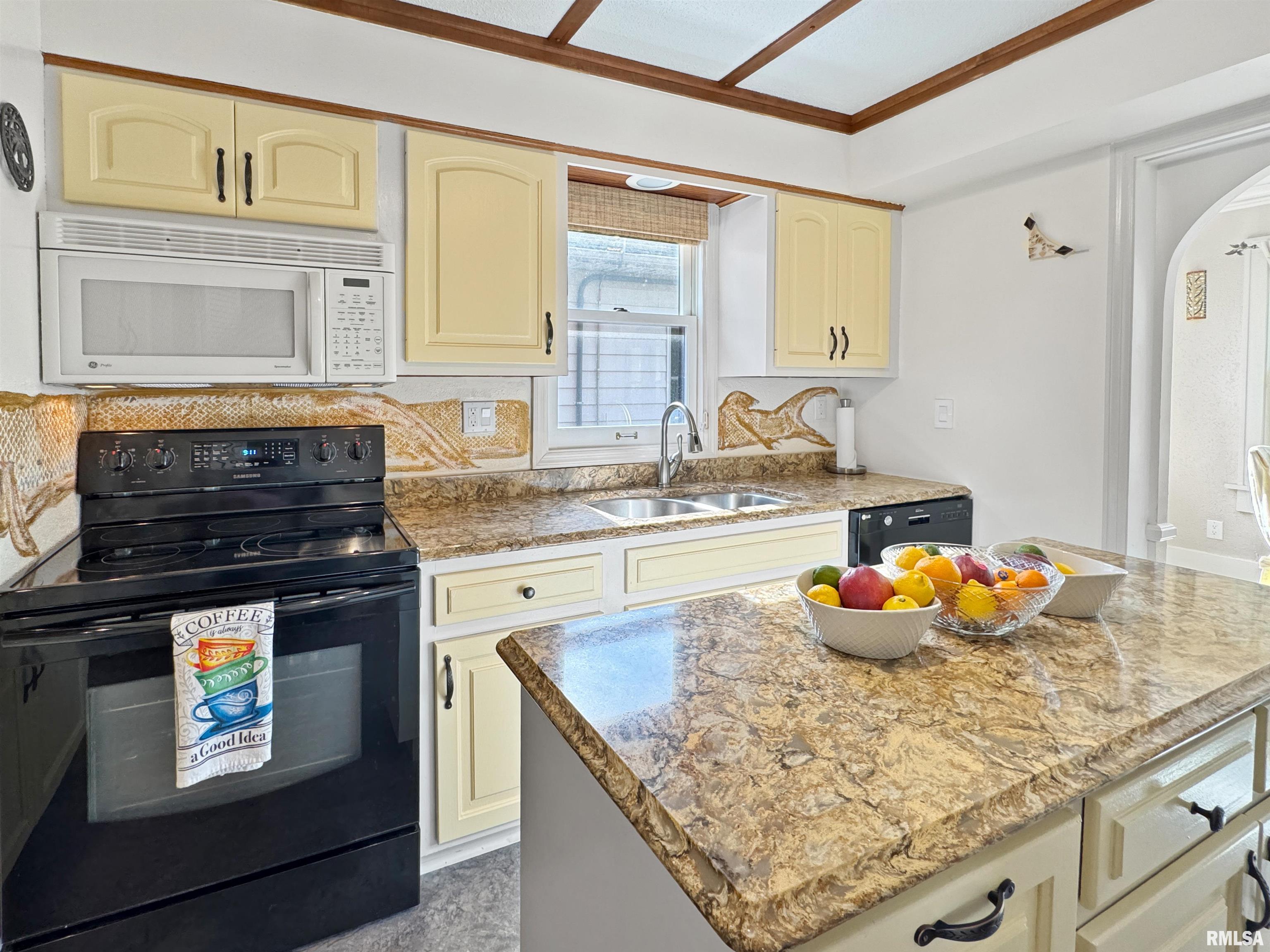 423 W Hudson Street, Peoria, Illinois image 11