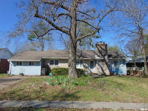Homes For Sale - 608 S Dixon Street<br/> Jackson County, Carbondale, IL 62901