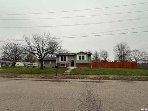 Homes For Sale - 2901 Lyn Street<br/> Sangamon County, Springfield, IL 62702
