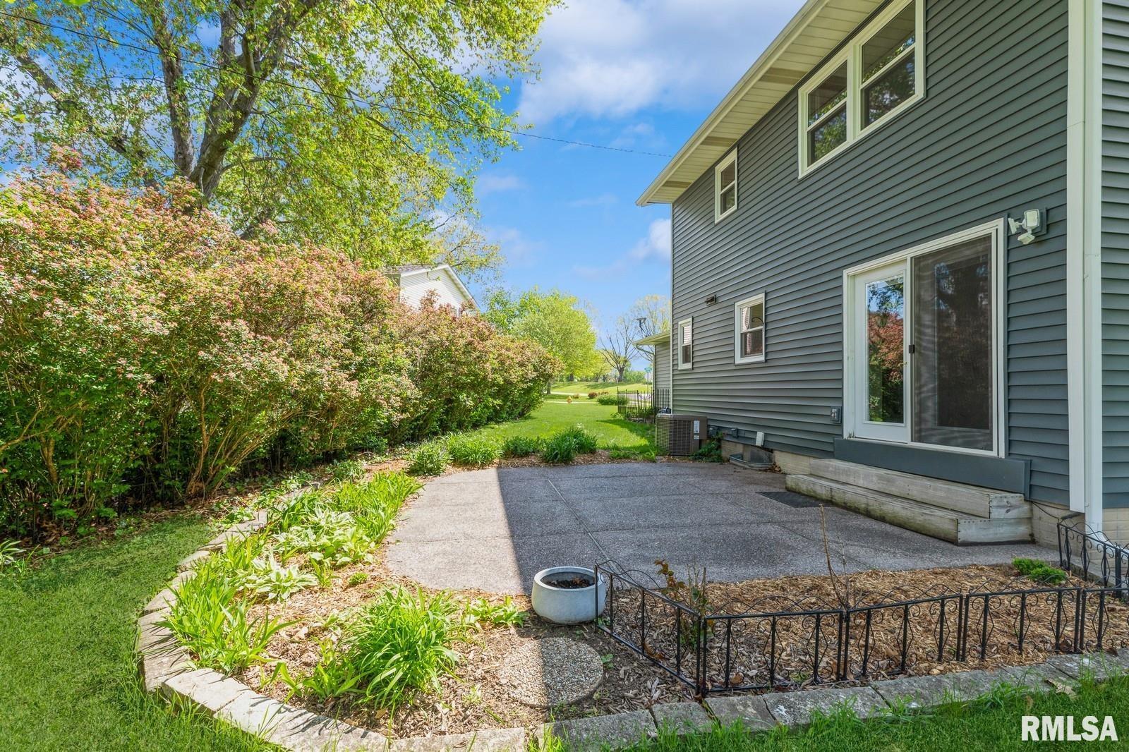 1960 Tam-o-shanter Drive, Bettendorf, Iowa image 4