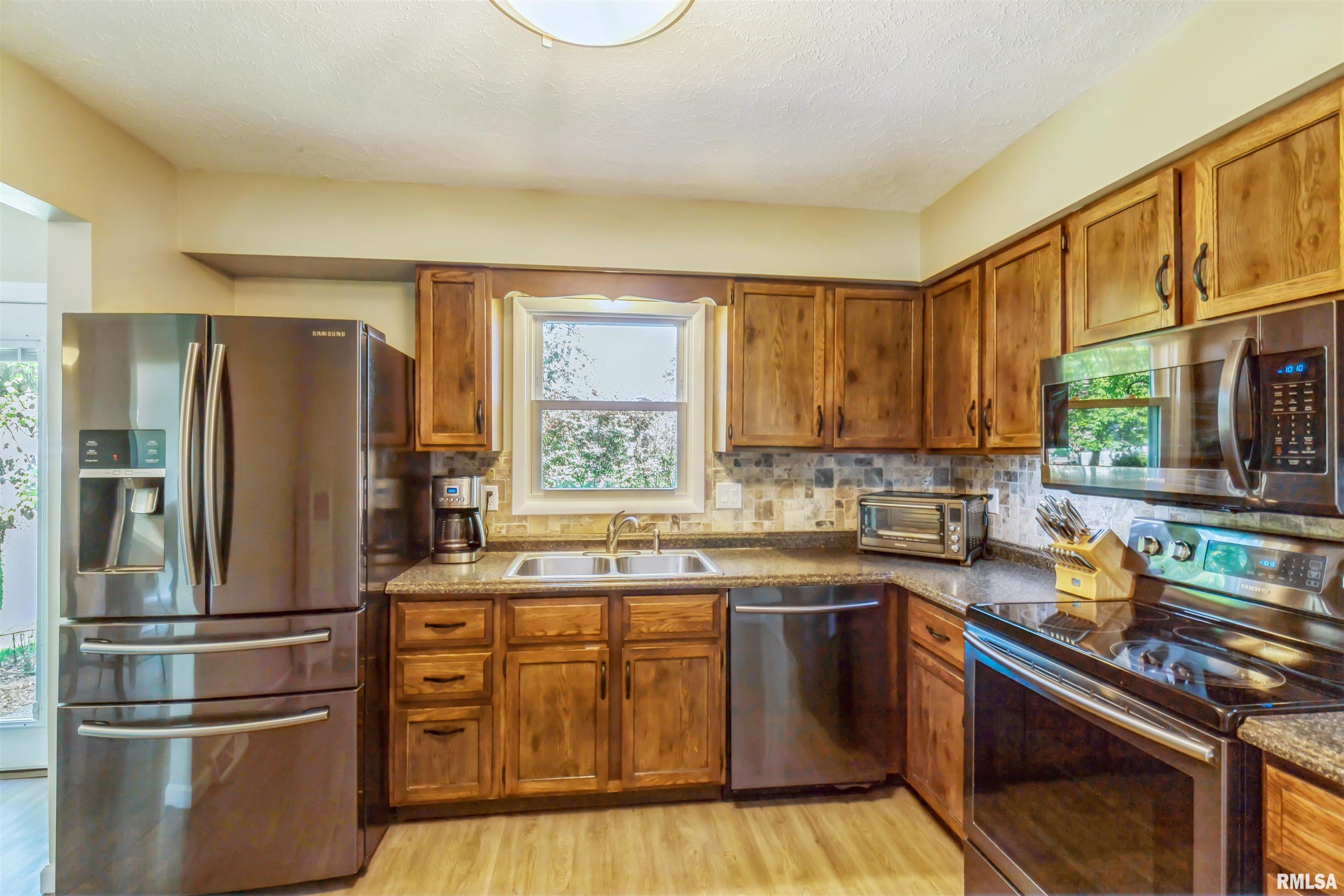 1960 Tam-o-shanter Drive, Bettendorf, Iowa image 11