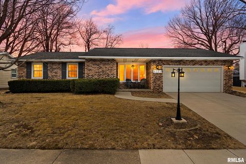 Homes For Sale - 6725 N Parkwood Drive<br/> Peoria, IL 61614