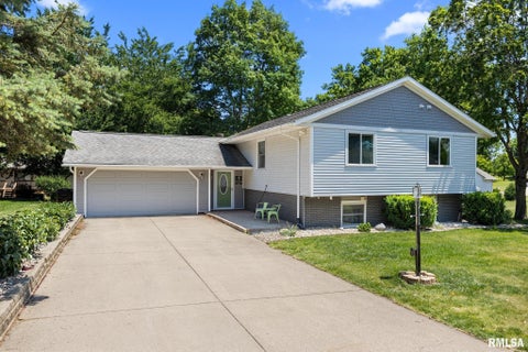 Homes For Sale - 212 N Ostrom Avenue<br/> Peoria County, Princeville, IL 61559