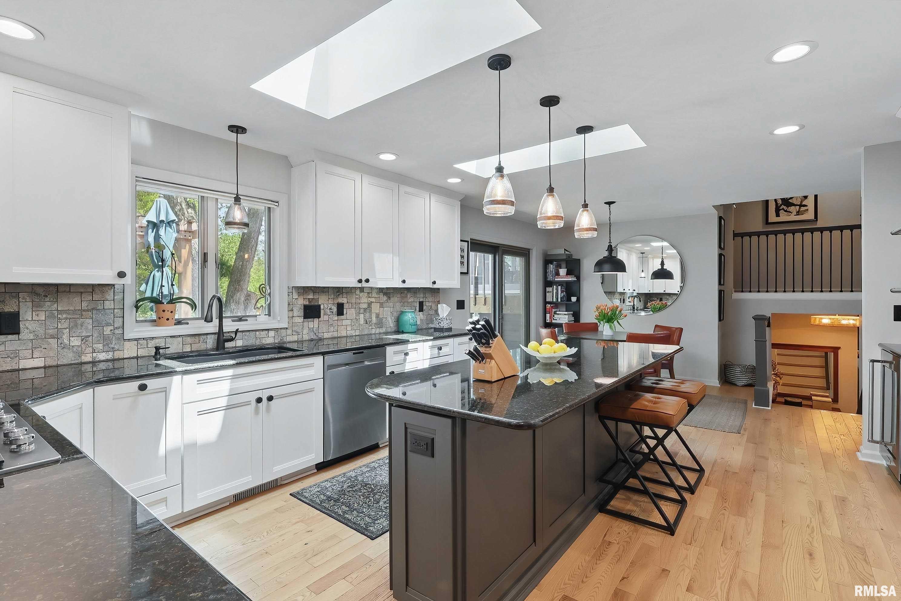 4105 Apple Valley Drive, Bettendorf, Iowa image 19