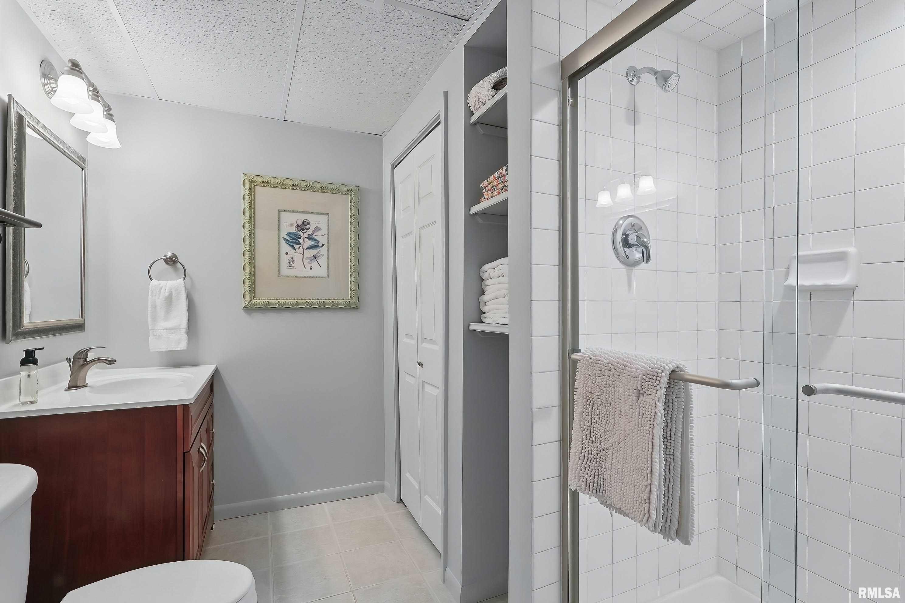 4105 Apple Valley Drive, Bettendorf, Iowa image 46