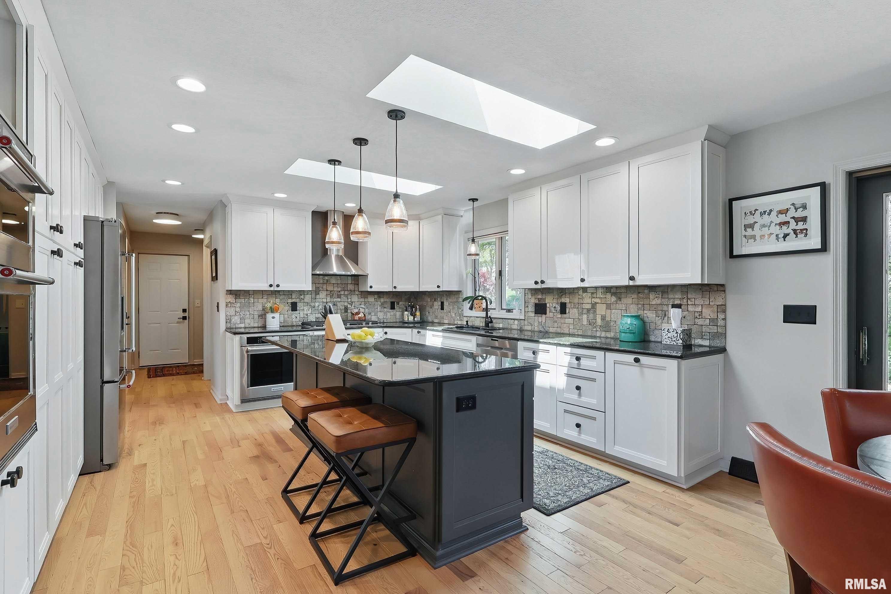 4105 Apple Valley Drive, Bettendorf, Iowa image 14