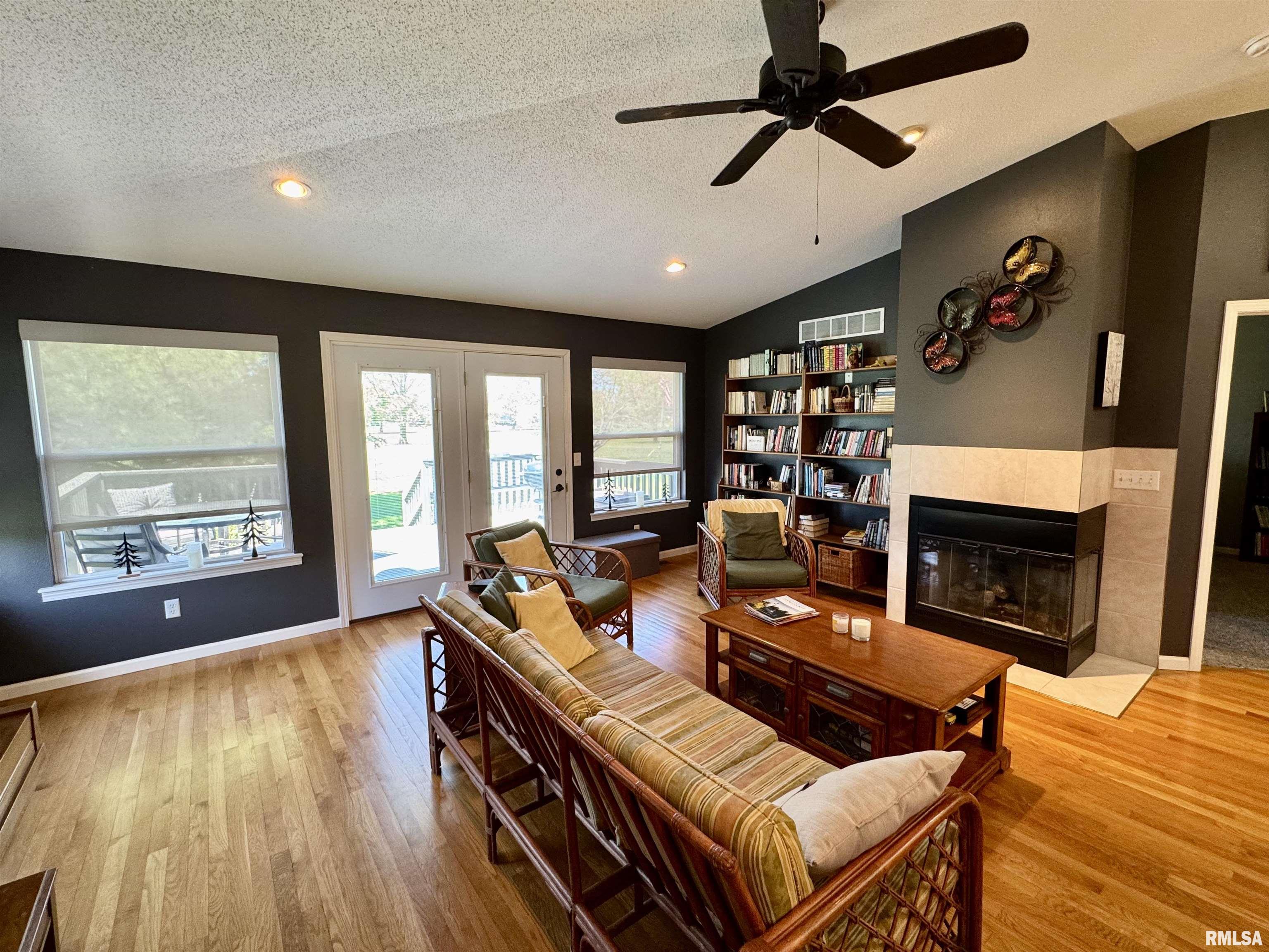 1121 Hawthorn Ridge, Macomb, Illinois image 7