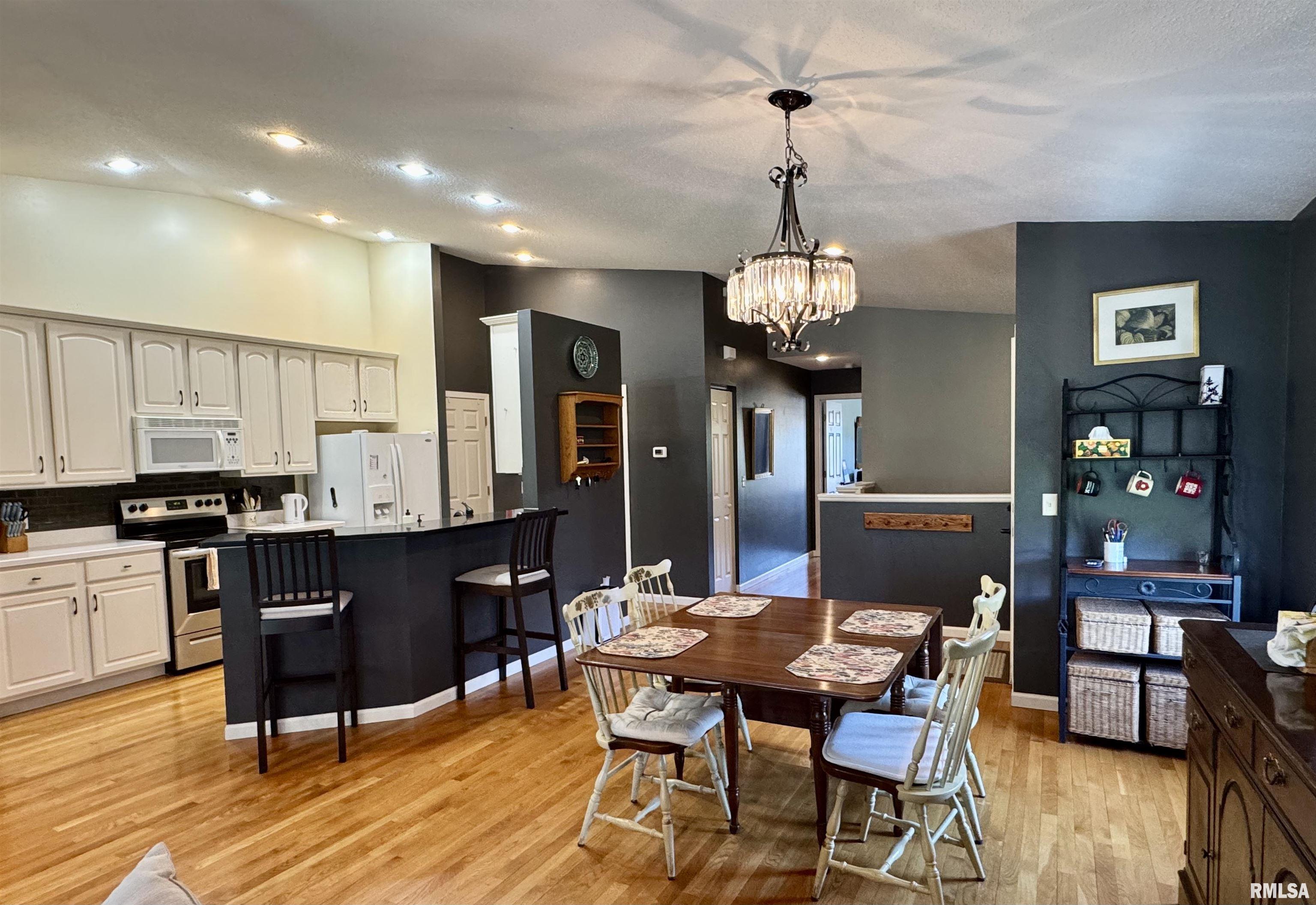 1121 Hawthorn Ridge, Macomb, Illinois image 11