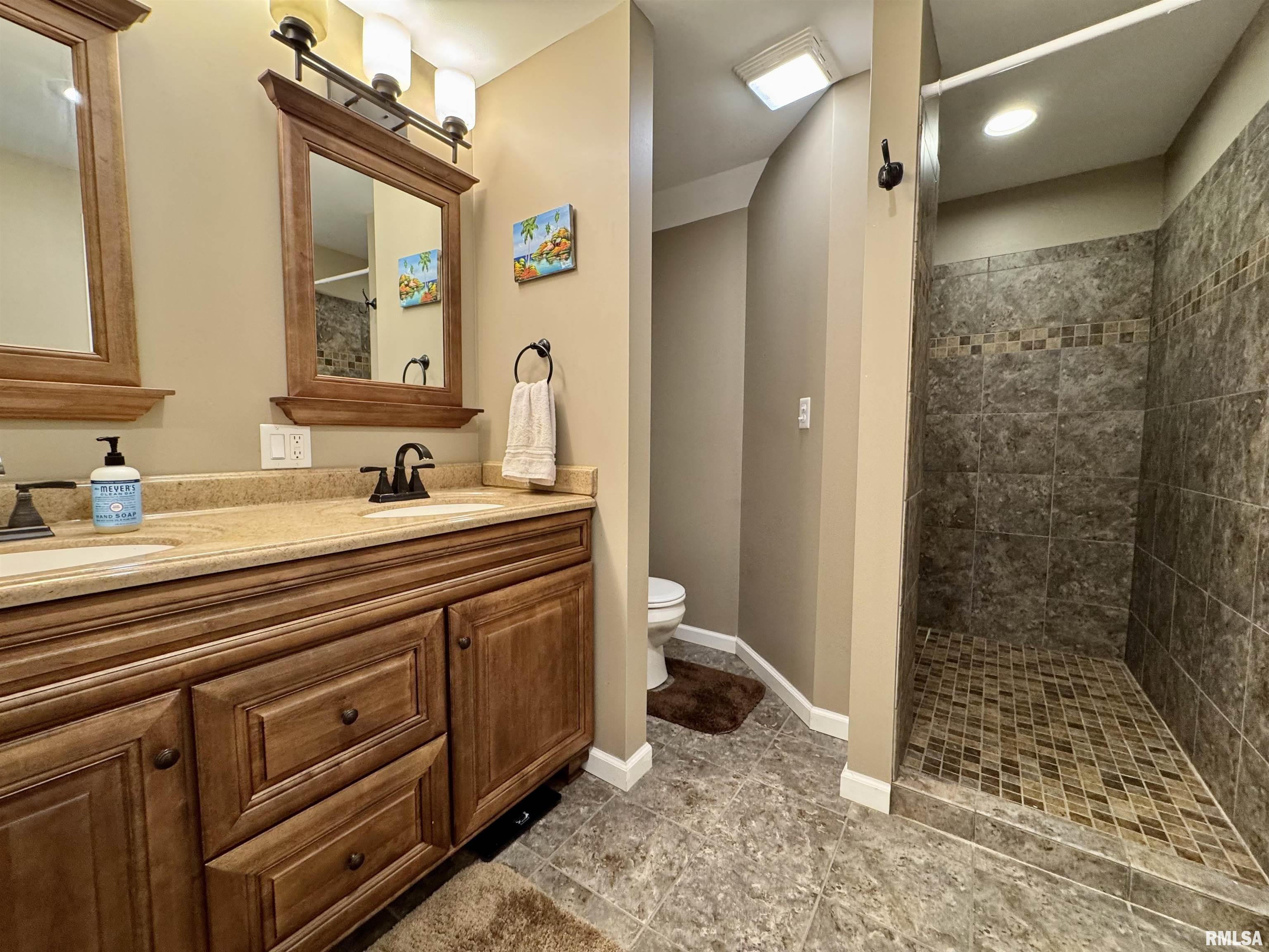 1121 Hawthorn Ridge, Macomb, Illinois image 33