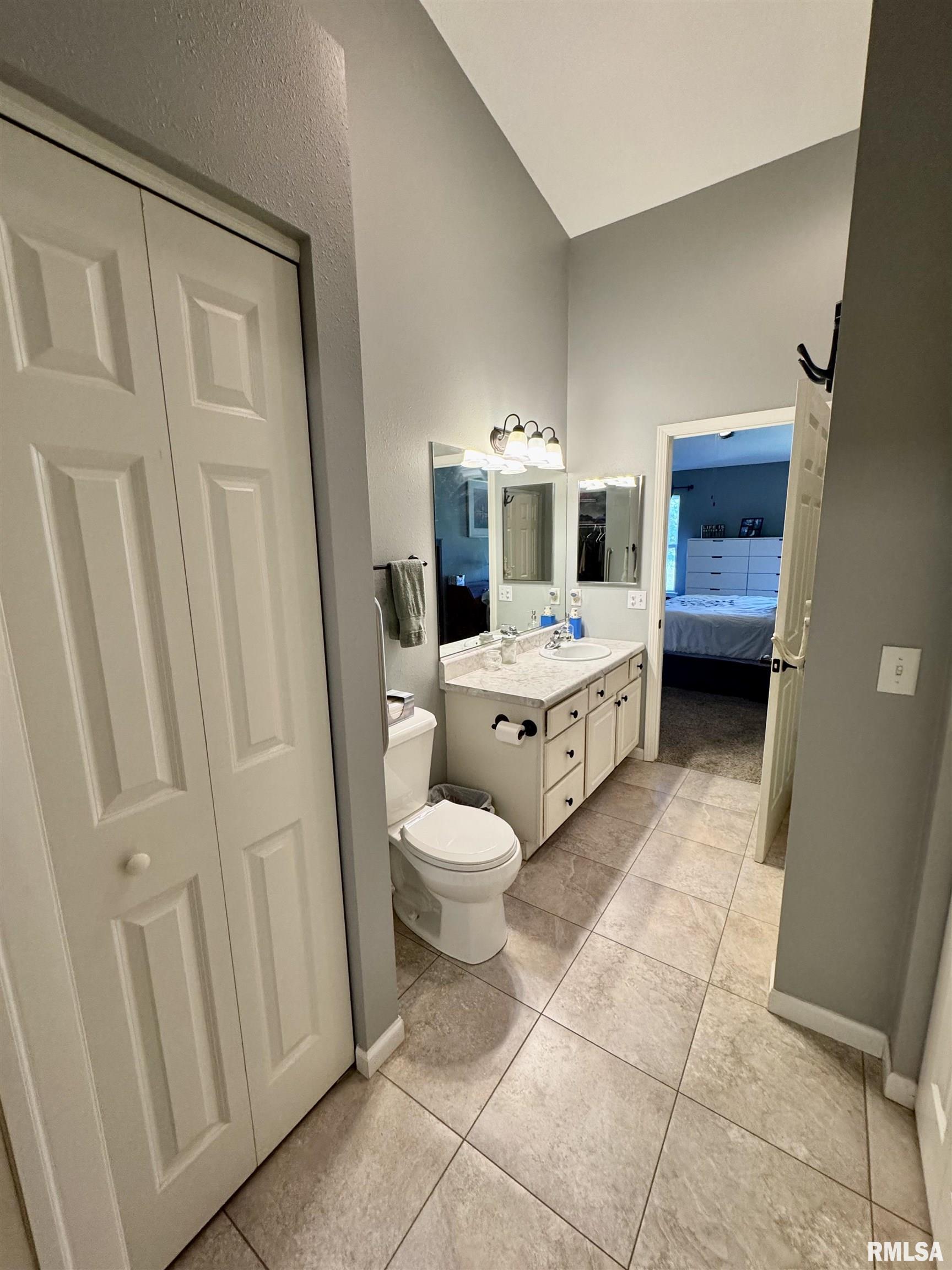 1121 Hawthorn Ridge, Macomb, Illinois image 19