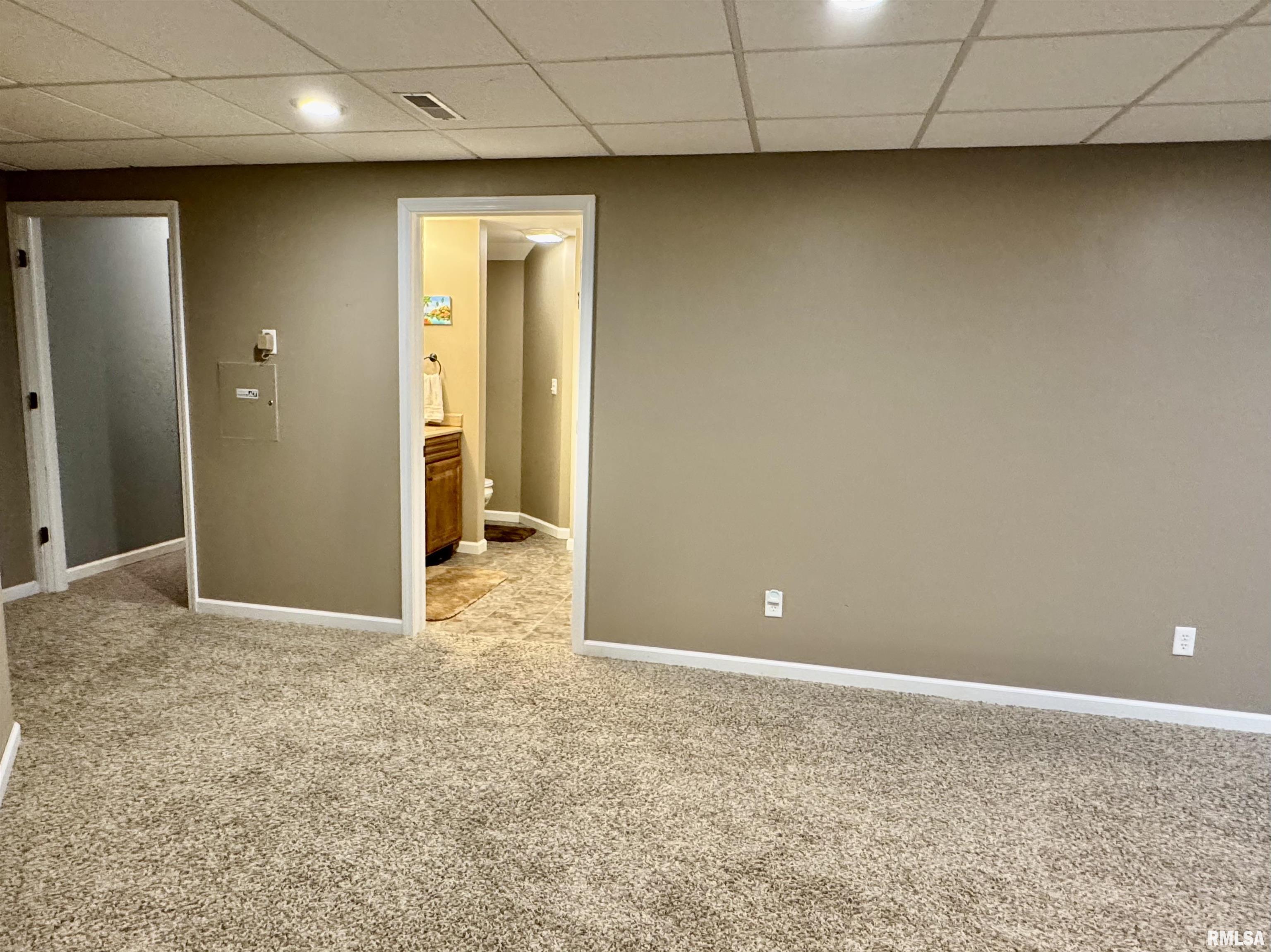 1121 Hawthorn Ridge, Macomb, Illinois image 31