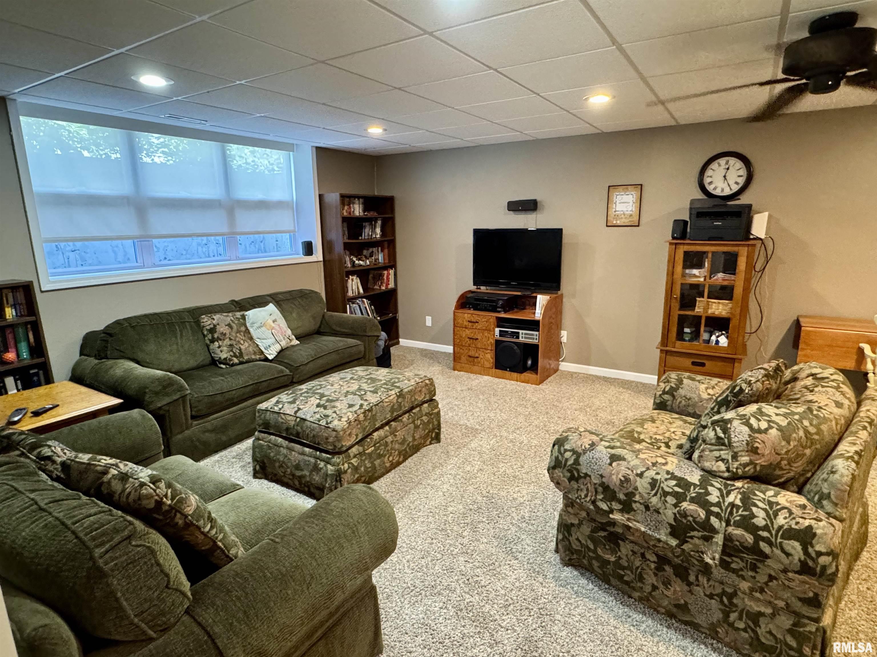 1121 Hawthorn Ridge, Macomb, Illinois image 30