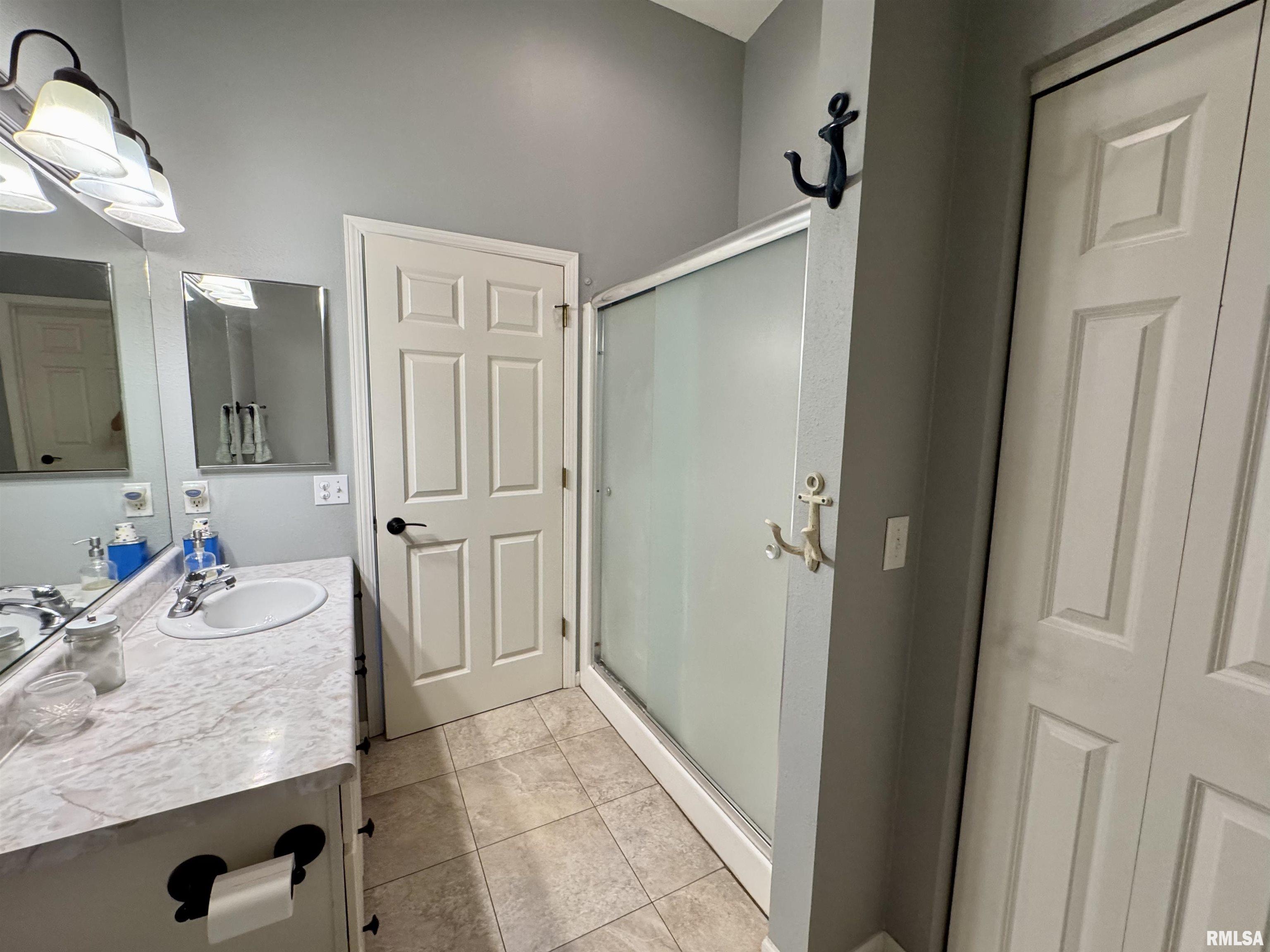 1121 Hawthorn Ridge, Macomb, Illinois image 21