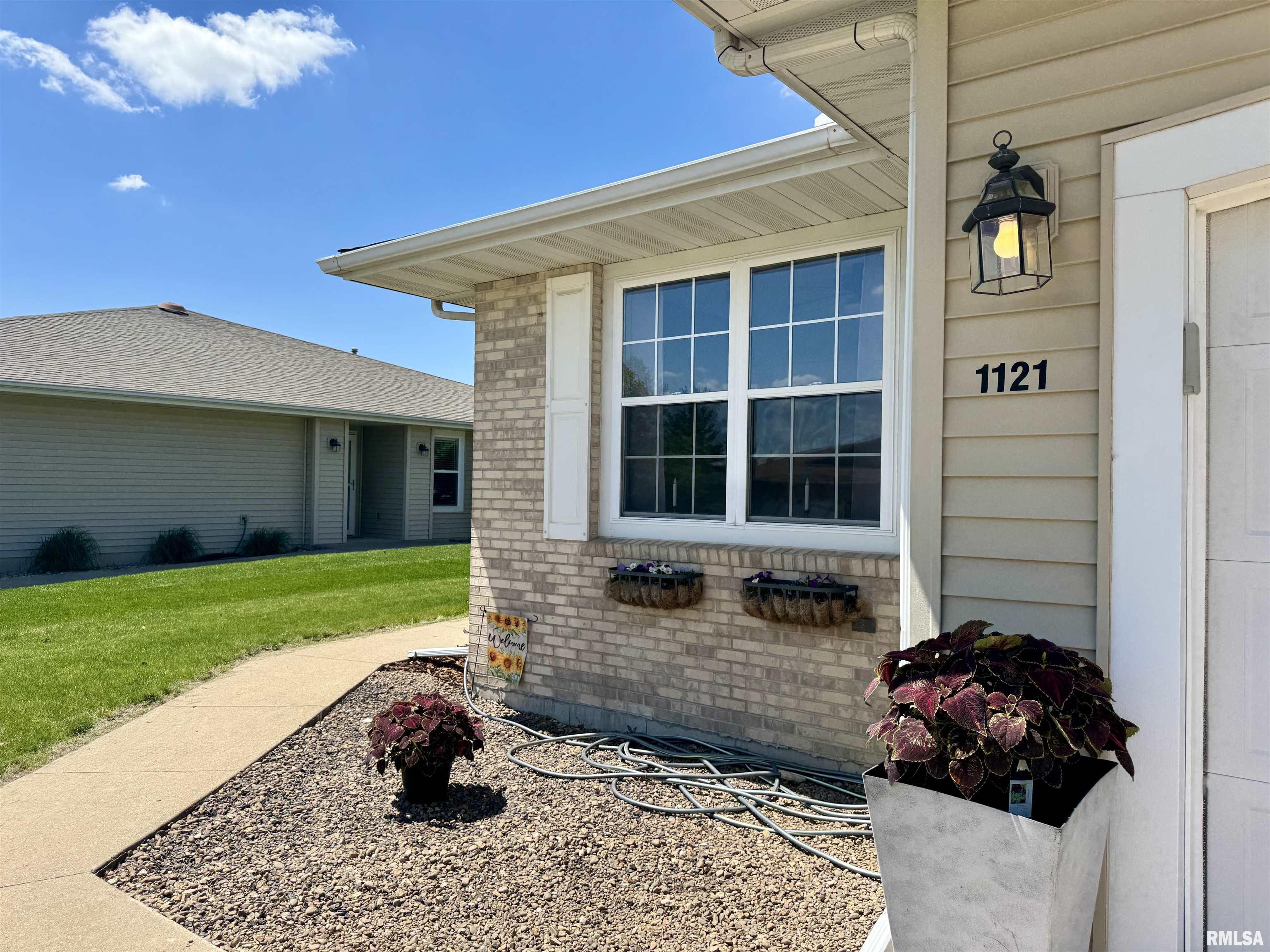 1121 Hawthorn Ridge, Macomb, Illinois image 2