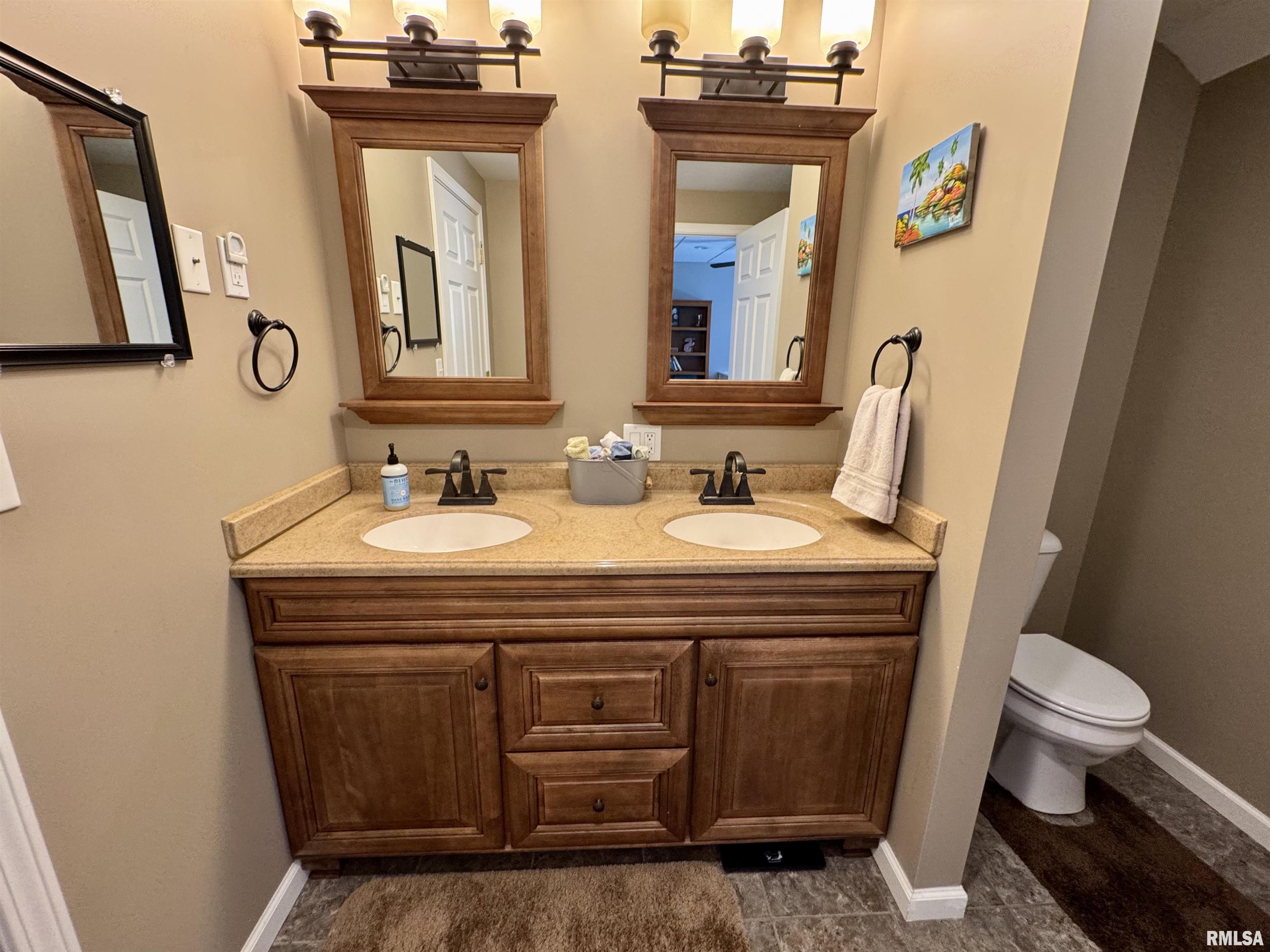 1121 Hawthorn Ridge, Macomb, Illinois image 34