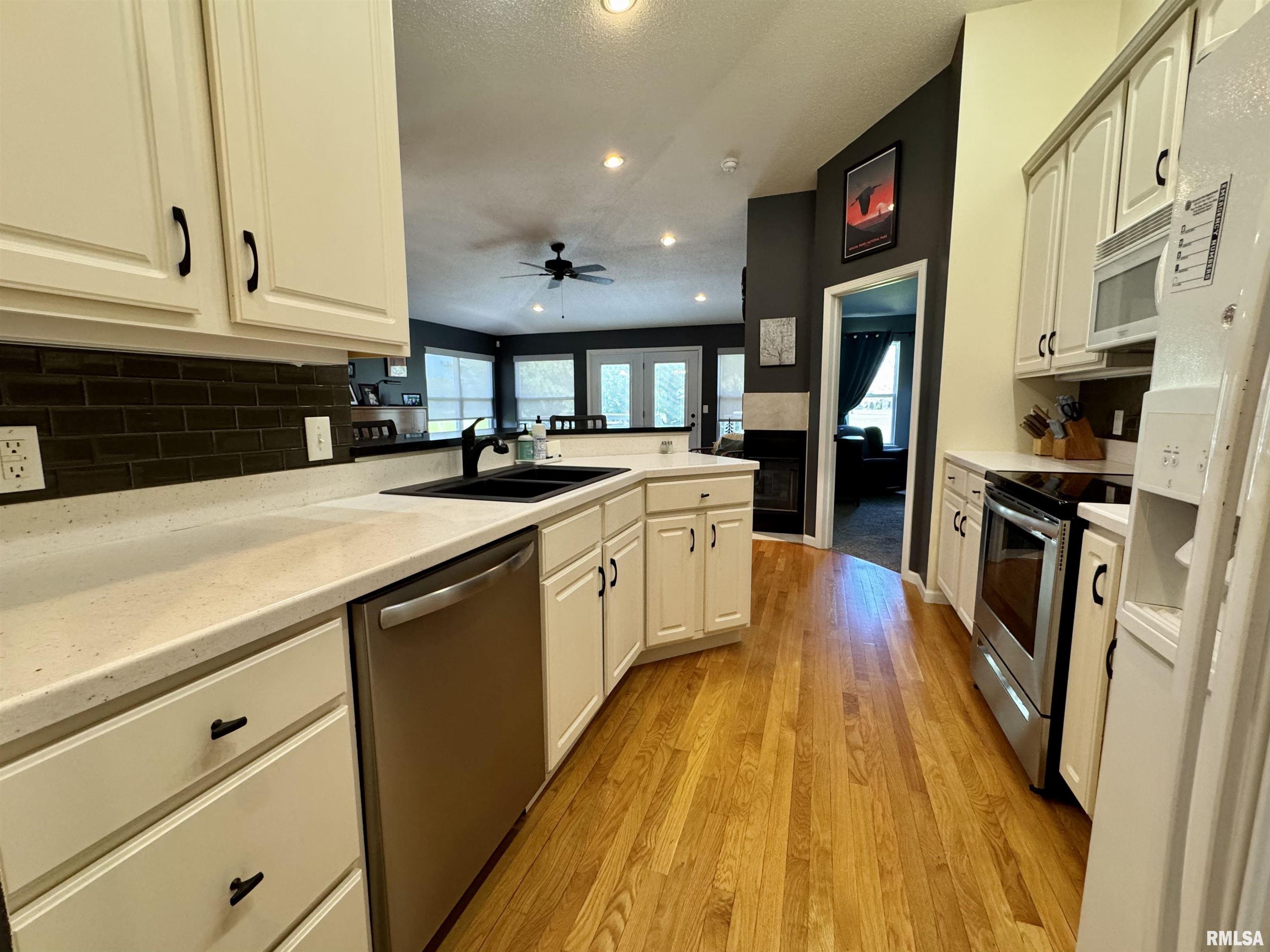 1121 Hawthorn Ridge, Macomb, Illinois image 15