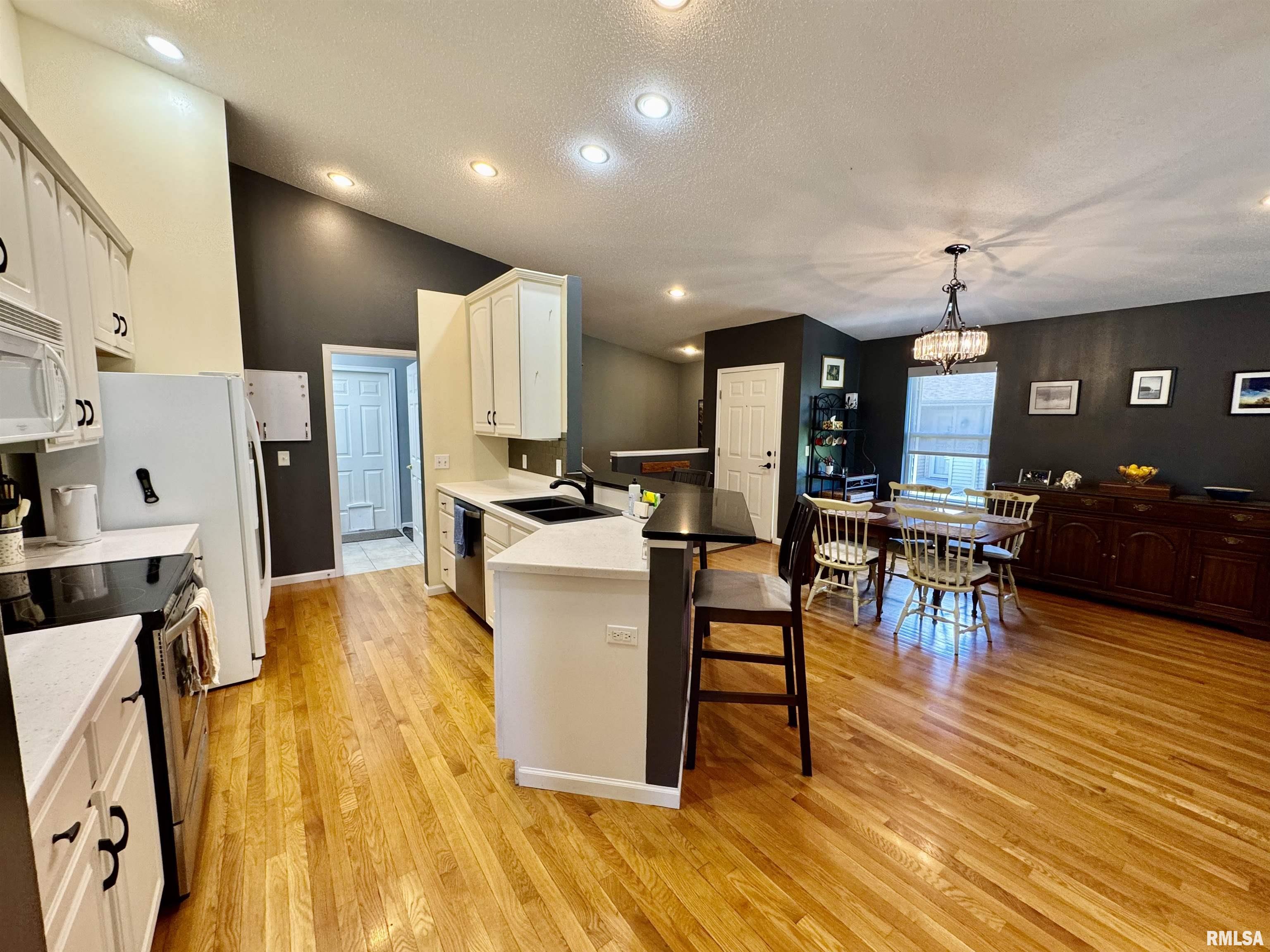 1121 Hawthorn Ridge, Macomb, Illinois image 4