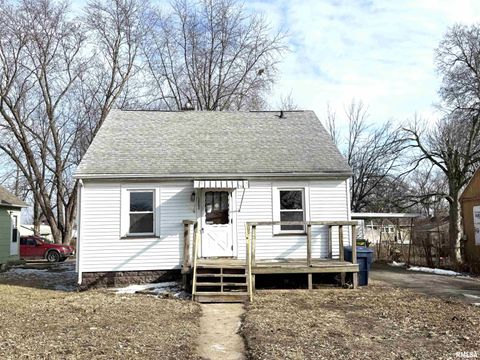 Homes For Sale - 1802 Quaker Street<br/> Tazewell County, Pekin, IL 61554