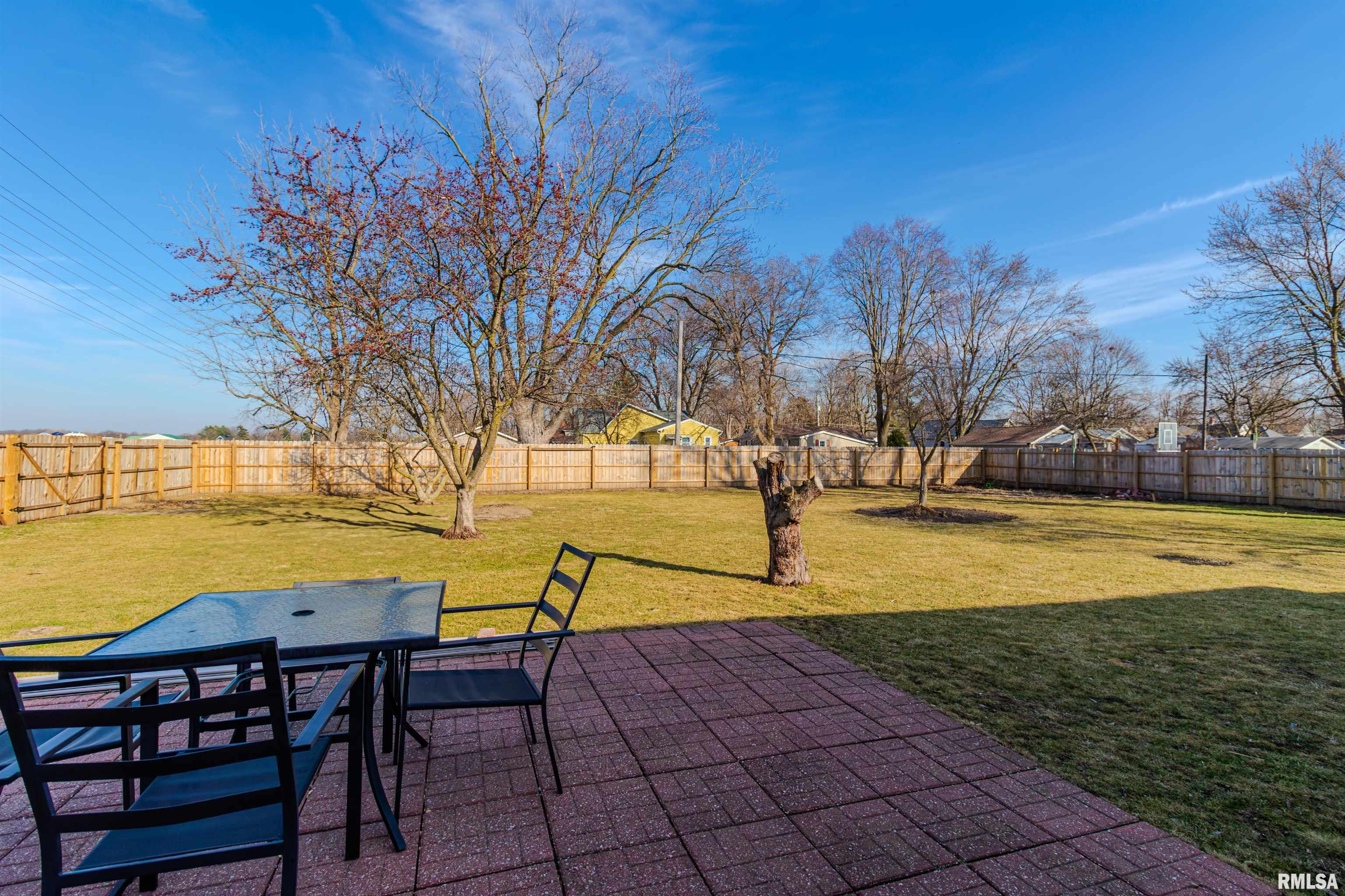 979 N 5th Avenue, Canton, Illinois image 5