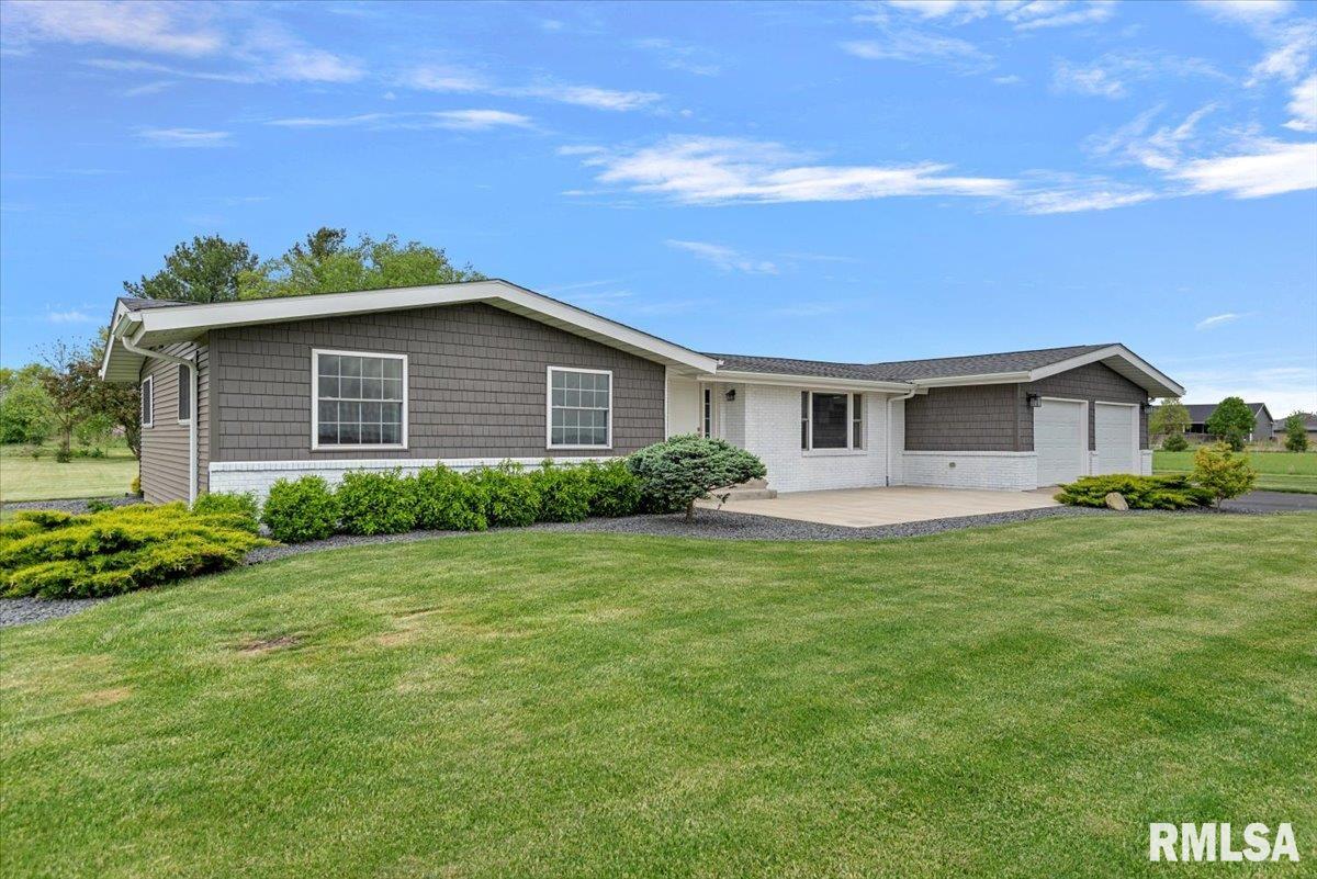 2493 Lenhart Road, New Berlin, Illinois image 2