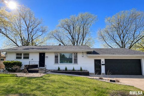 Homes For Sale - 119 Penny Lane<br/> Macomb, IL 61455