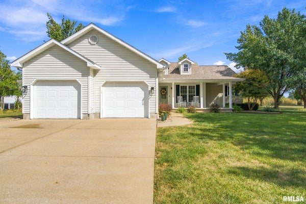 600 LEGACY DR, HERRIN, IL 62948 - Image d929b213af042c83ea3127d3f68f5c3f/754756245
