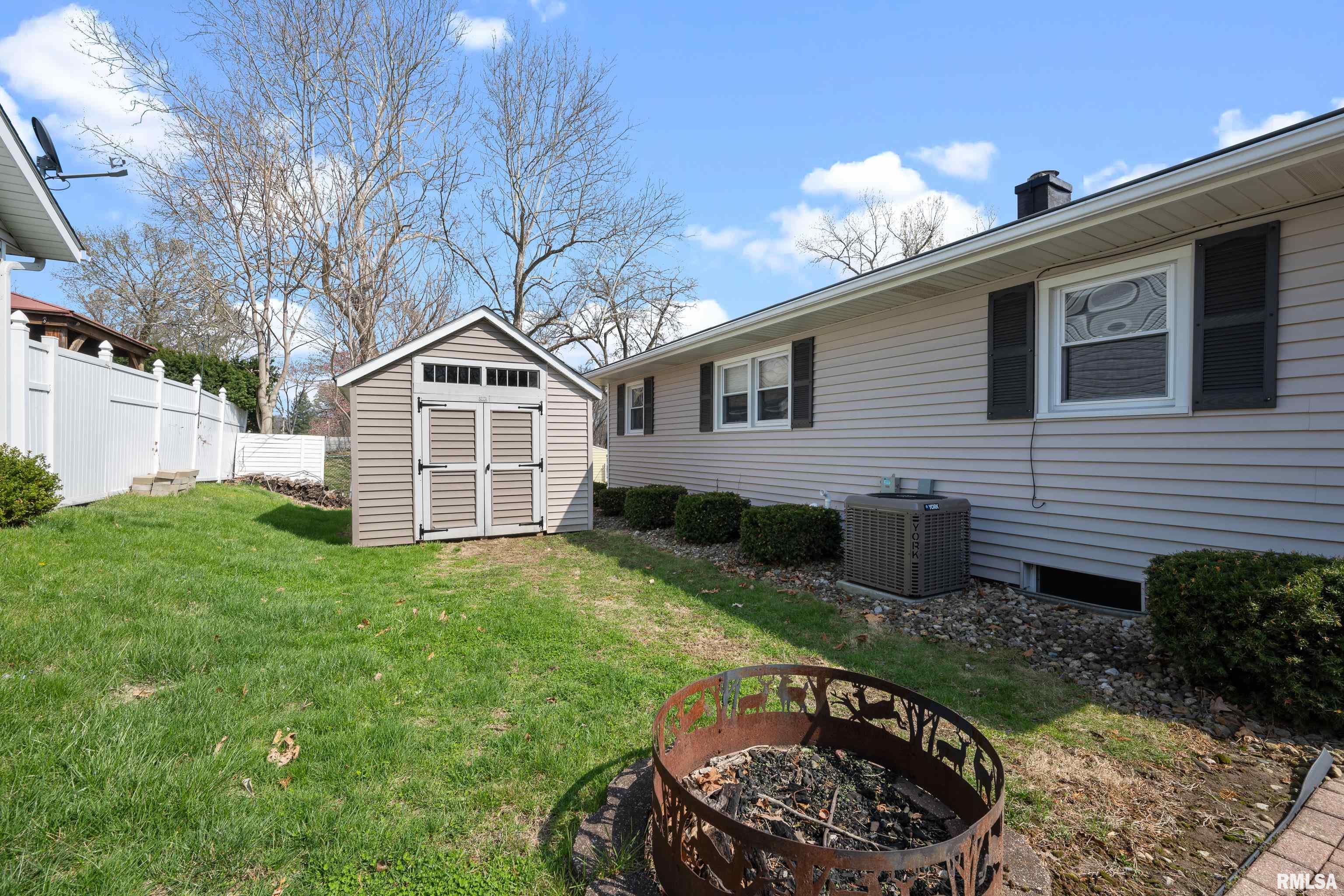 905 33rd Avenue, Moline, Illinois image 26