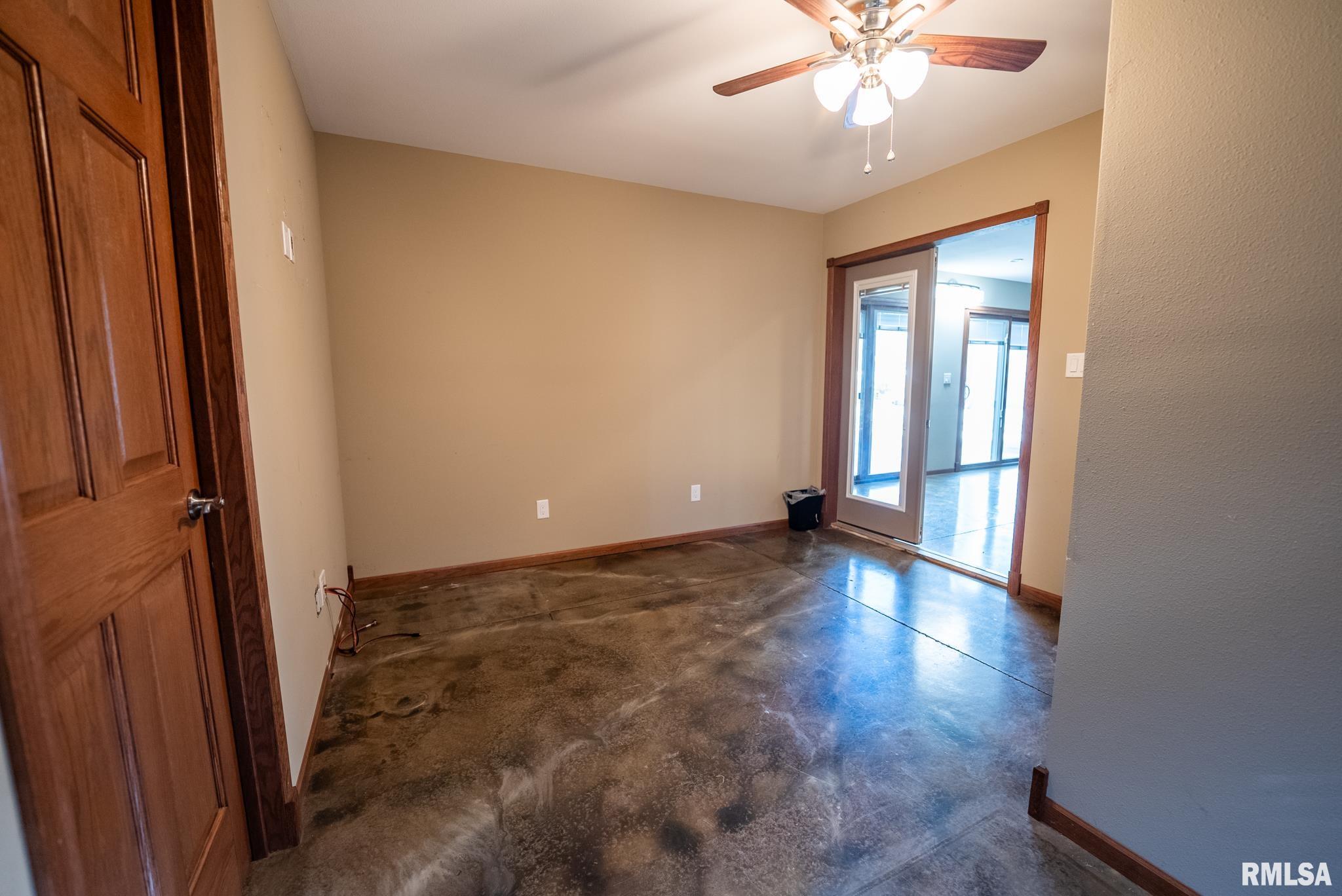 19820 Oak Drive, Carlyle, Illinois image 23