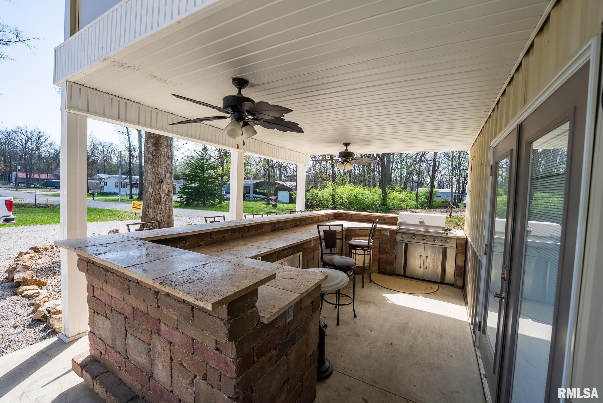 19820 Oak Drive, Carlyle, Illinois image 6