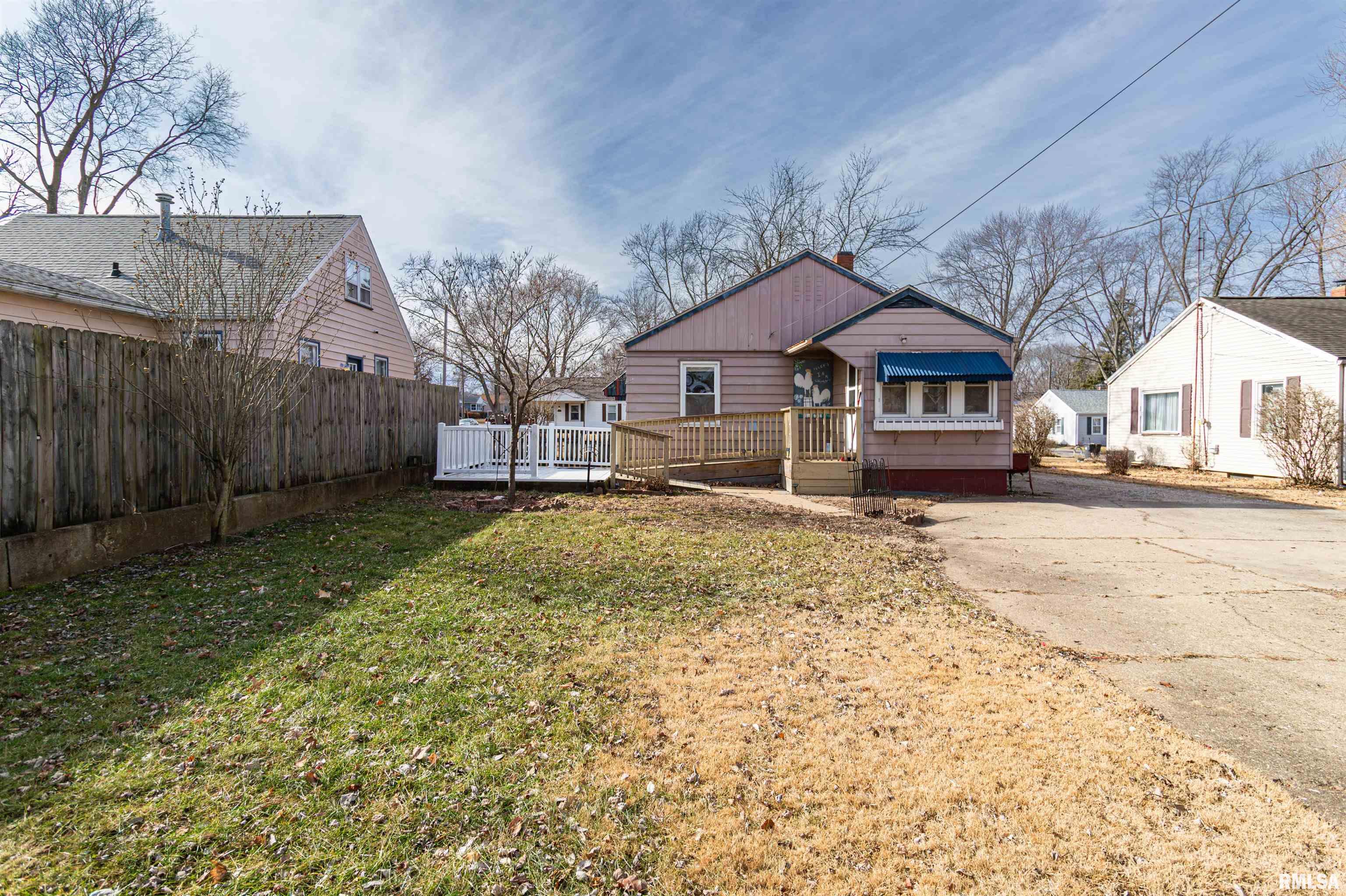 302 Sherwood Drive, Pekin, Illinois image 7