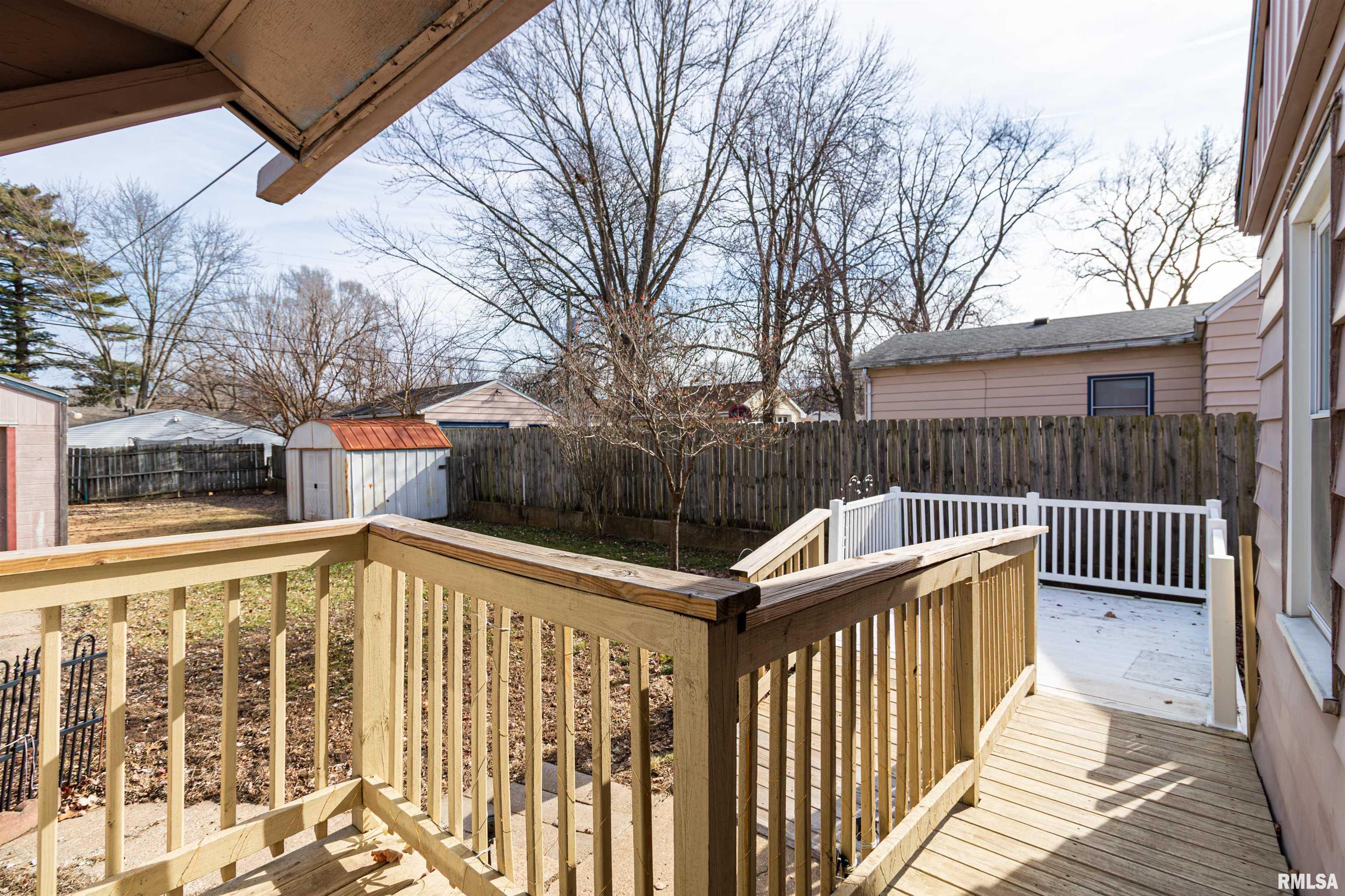 302 Sherwood Drive, Pekin, Illinois image 8