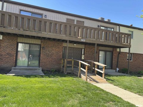 Photo of 1909 Jeanette Lane #4, Springfield, IL 62702 (MLS # CA1043175)