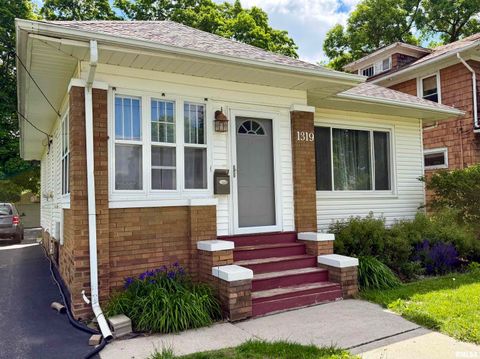 Homes For Sale - 1319 Willard Street<br/> Knox County, Galesburg, IL 61401