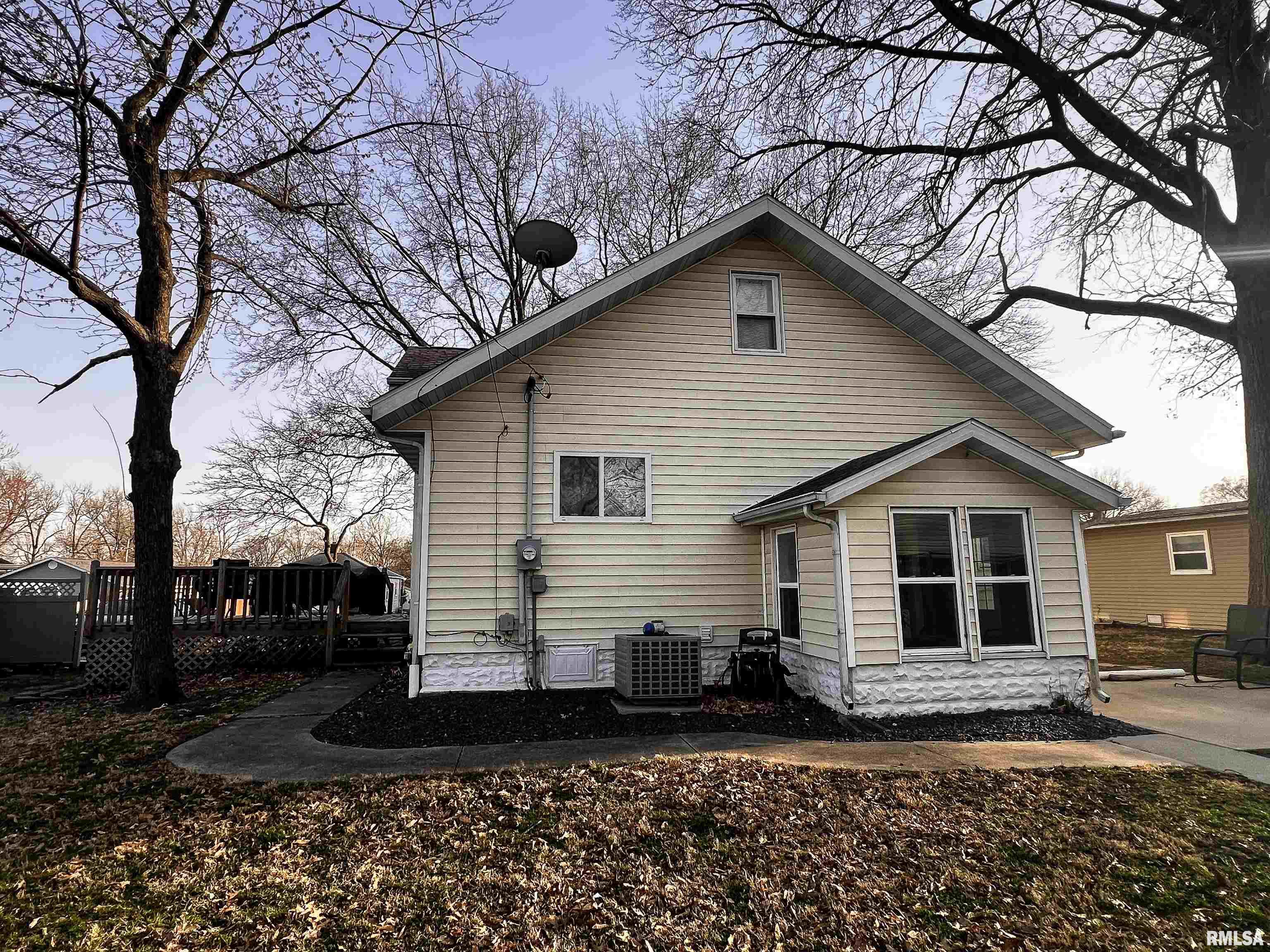 1451 Jefferson Street, Carlyle, Illinois image 4