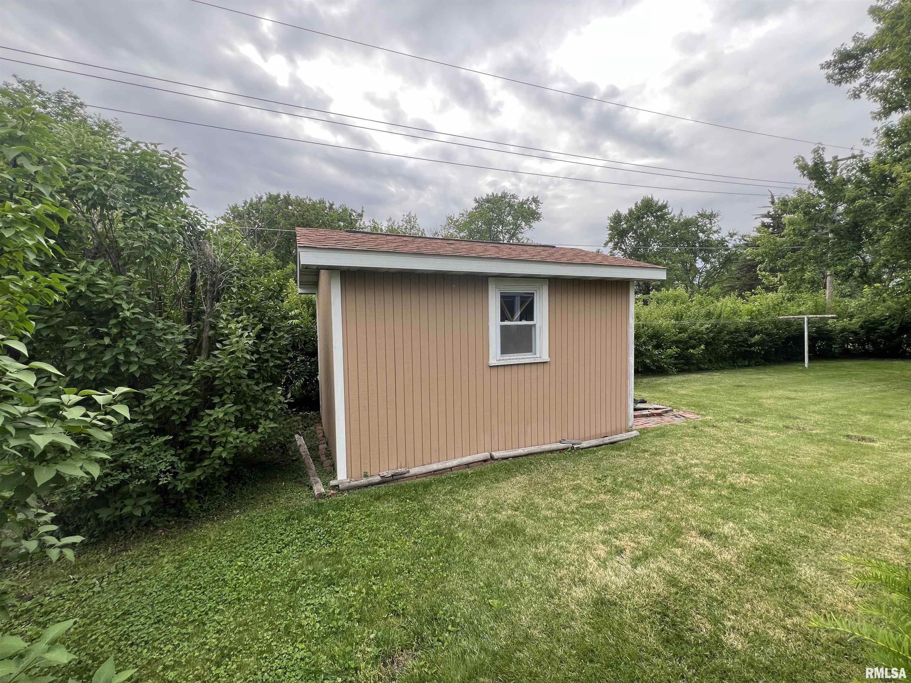 16 S 17th Street, Canton, Illinois image 3