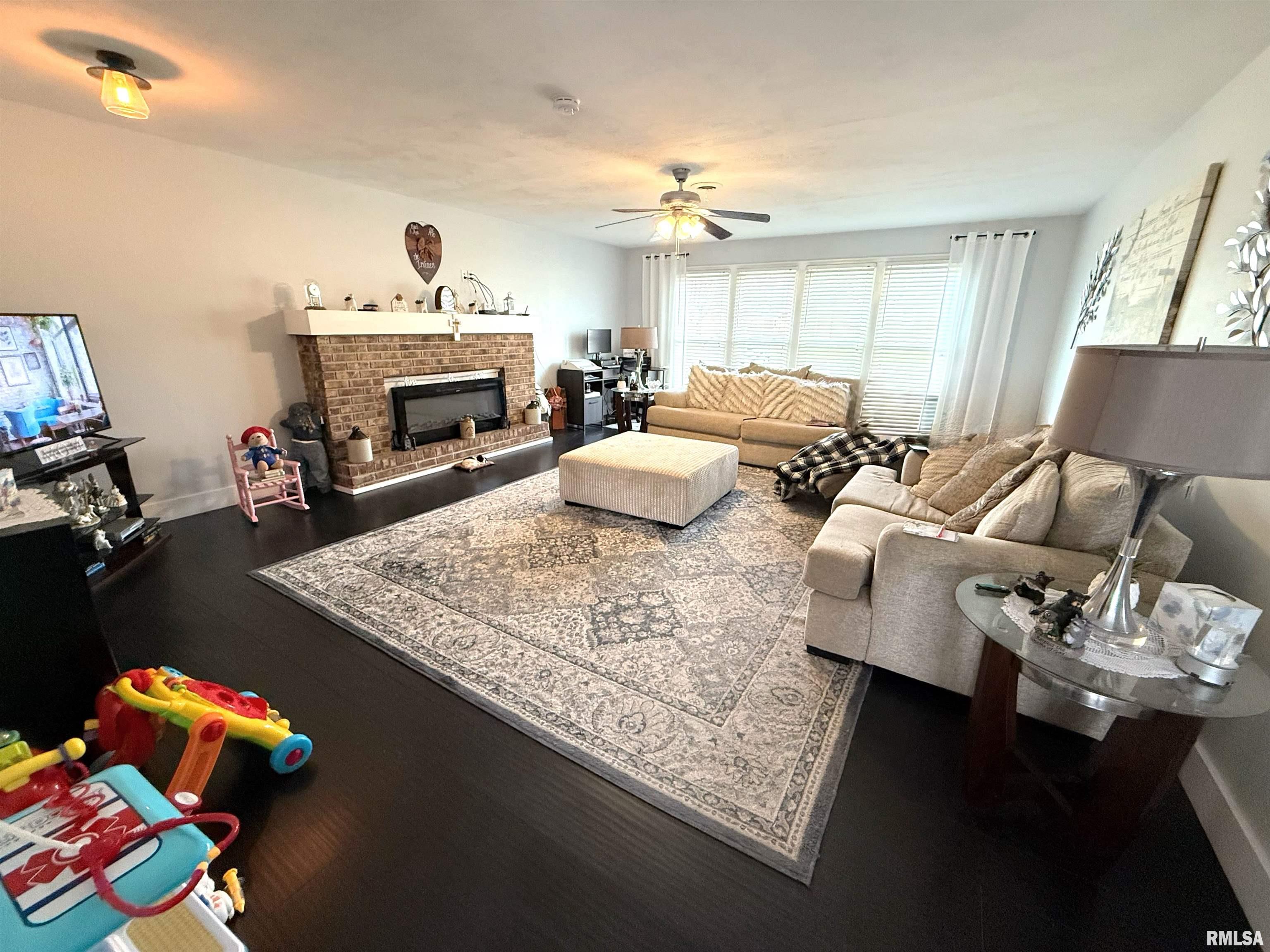 6075 E Dayton Drive, Woodlawn, Illinois image 9