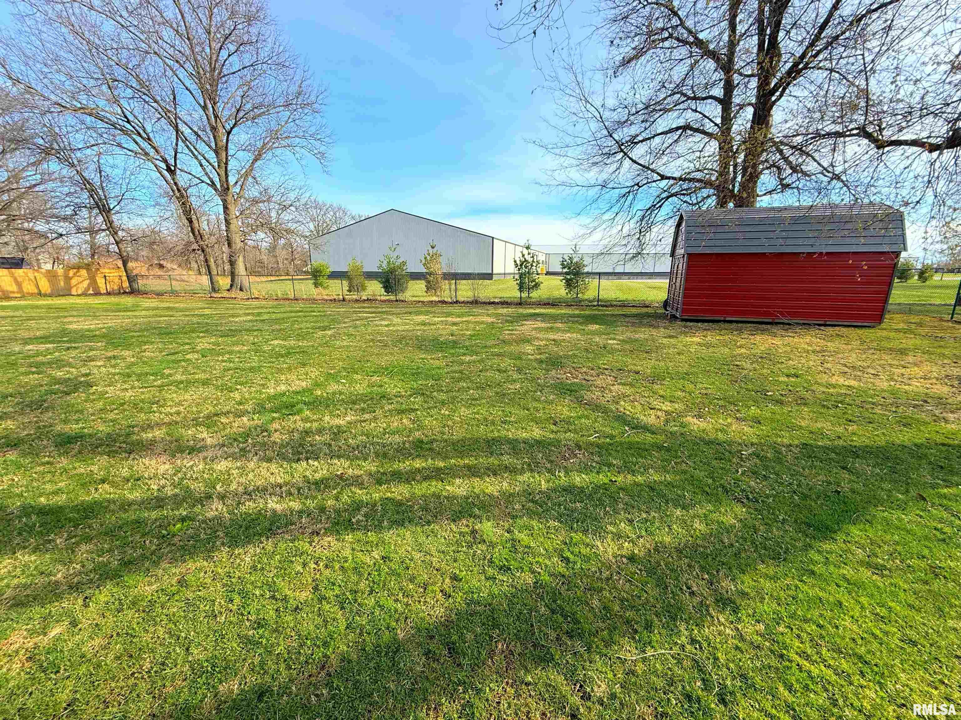 6075 E Dayton Drive, Woodlawn, Illinois image 4